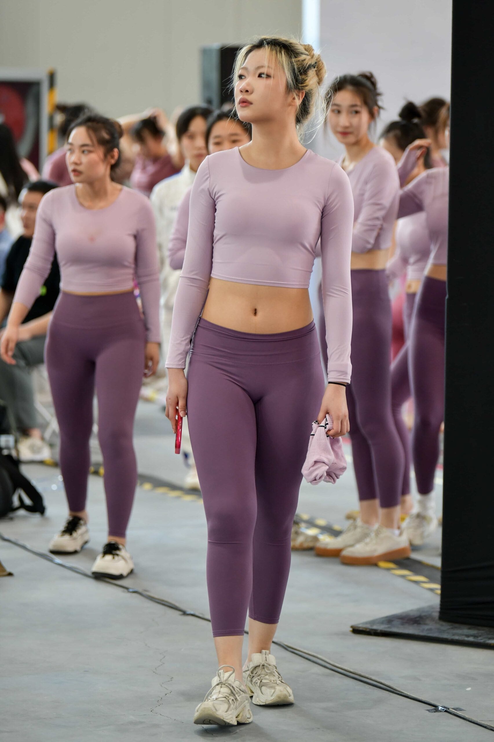 GS-T464 场下瑜伽紧身裤美女 【25P 511M 】