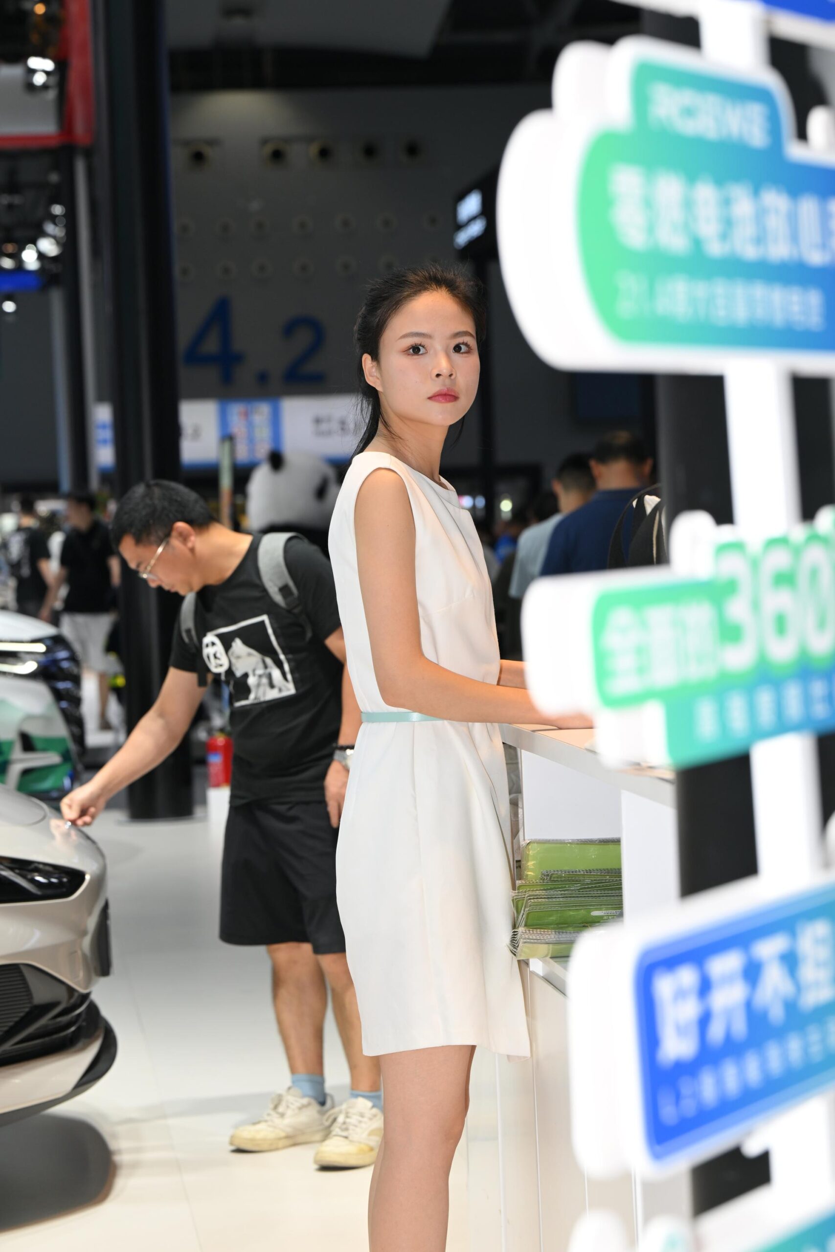 GS-X359 前台制服美女【70P 934M】