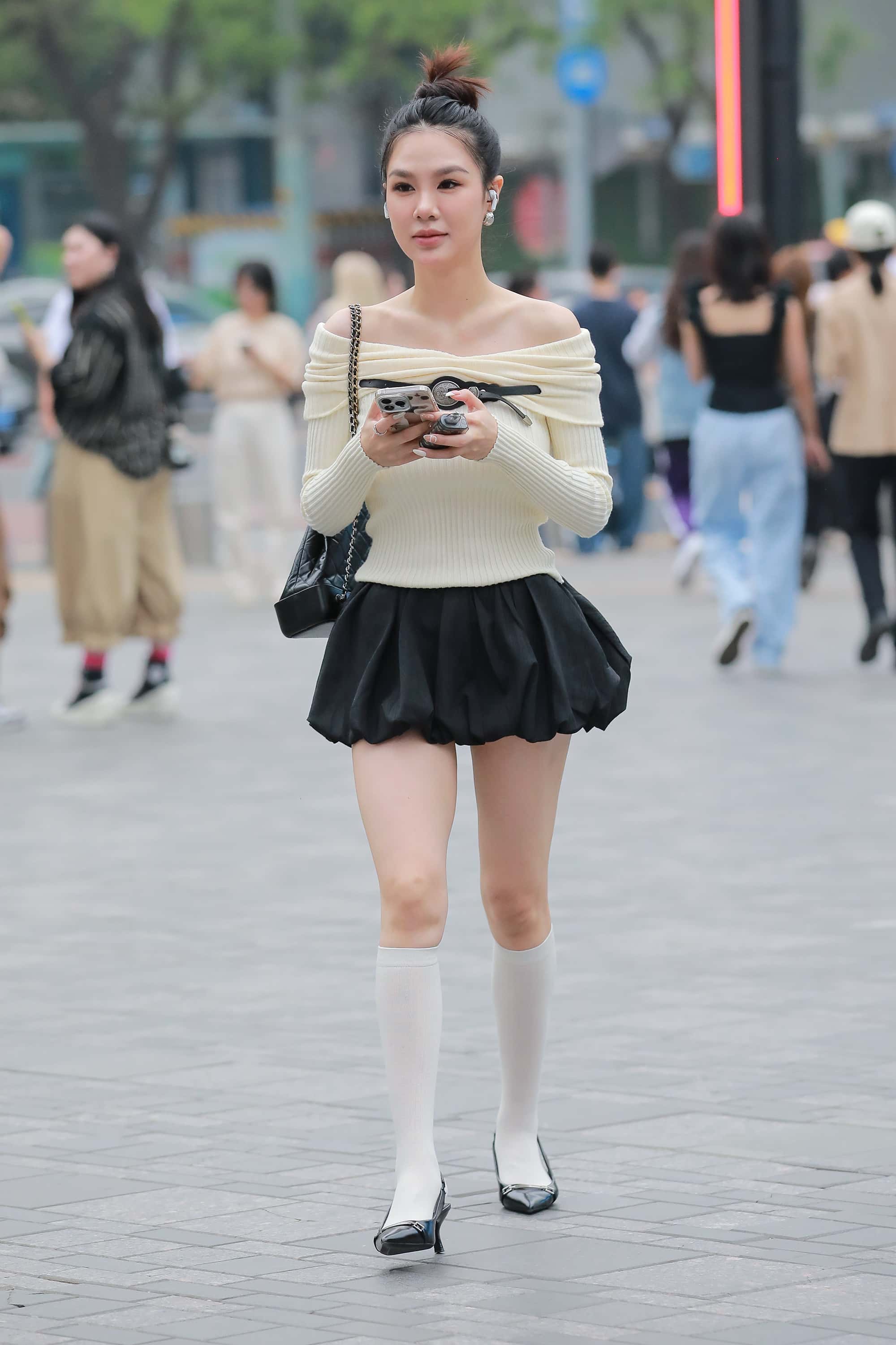 GS-T437 玻璃 黑色百褶裙美女【90P  910M】
