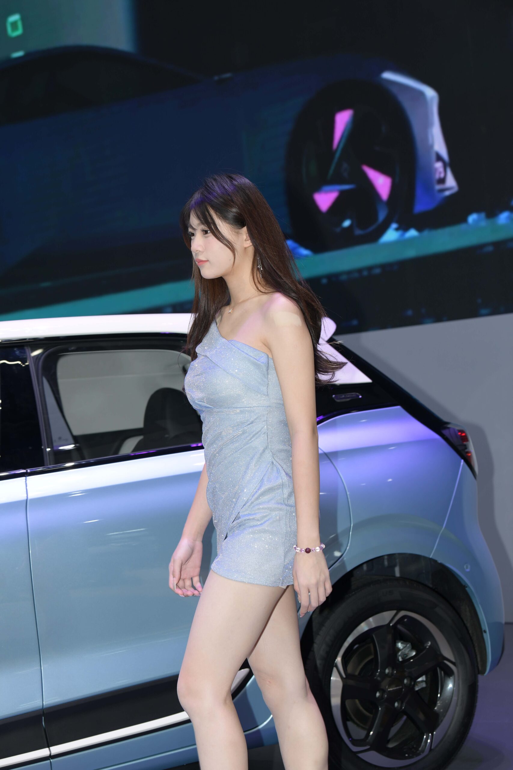 No.8944 灰色修身裙 [116P-2.83GB]