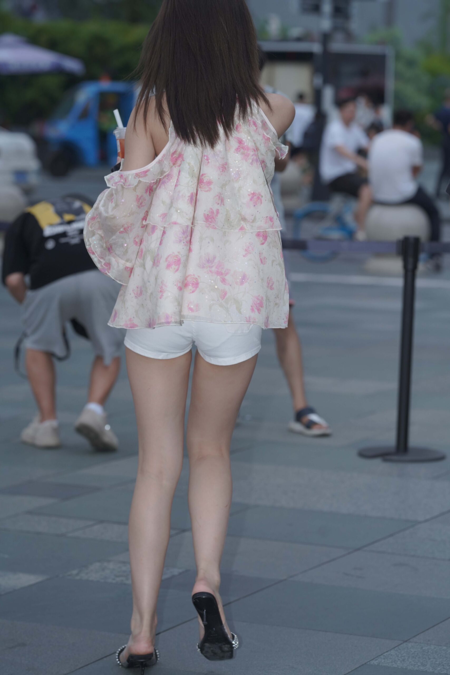 No.8981 白色短裤修长美腿 [143P1V-1.64GB]