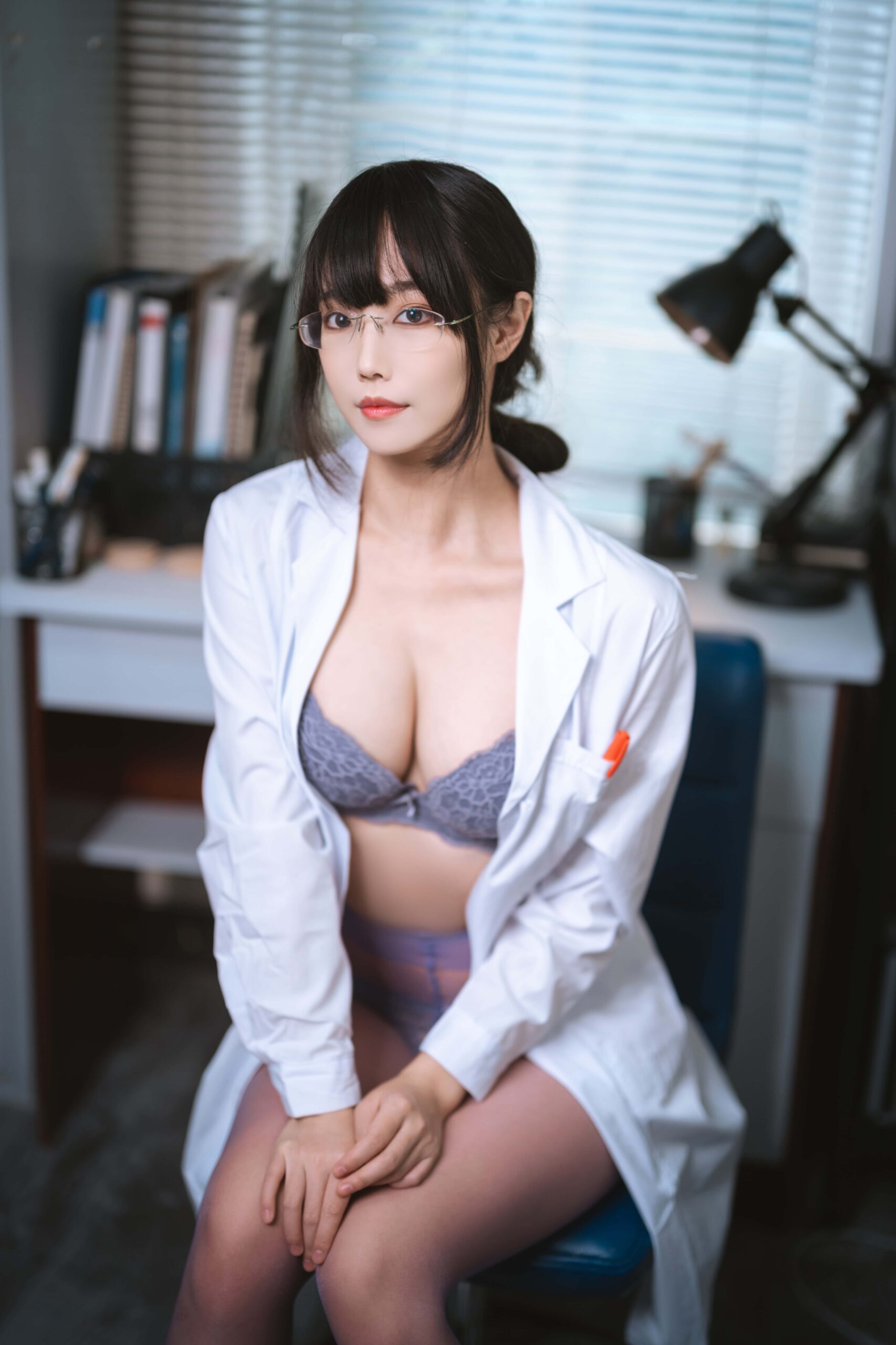 Cosplay汪知子 - 医生姐姐 [34P-192MB]
