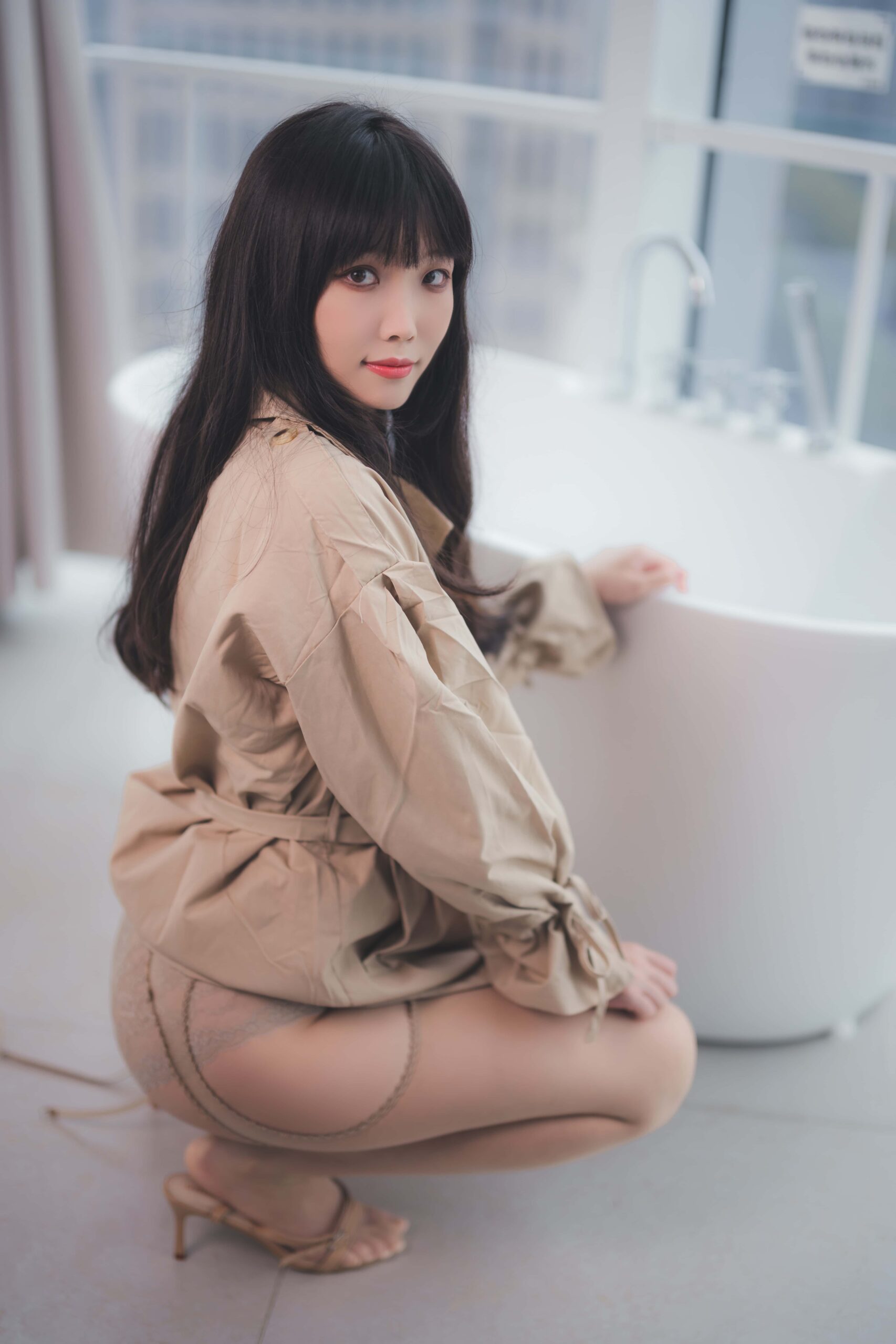 Cosplay汪知子 - 风衣 [52P-168MB]