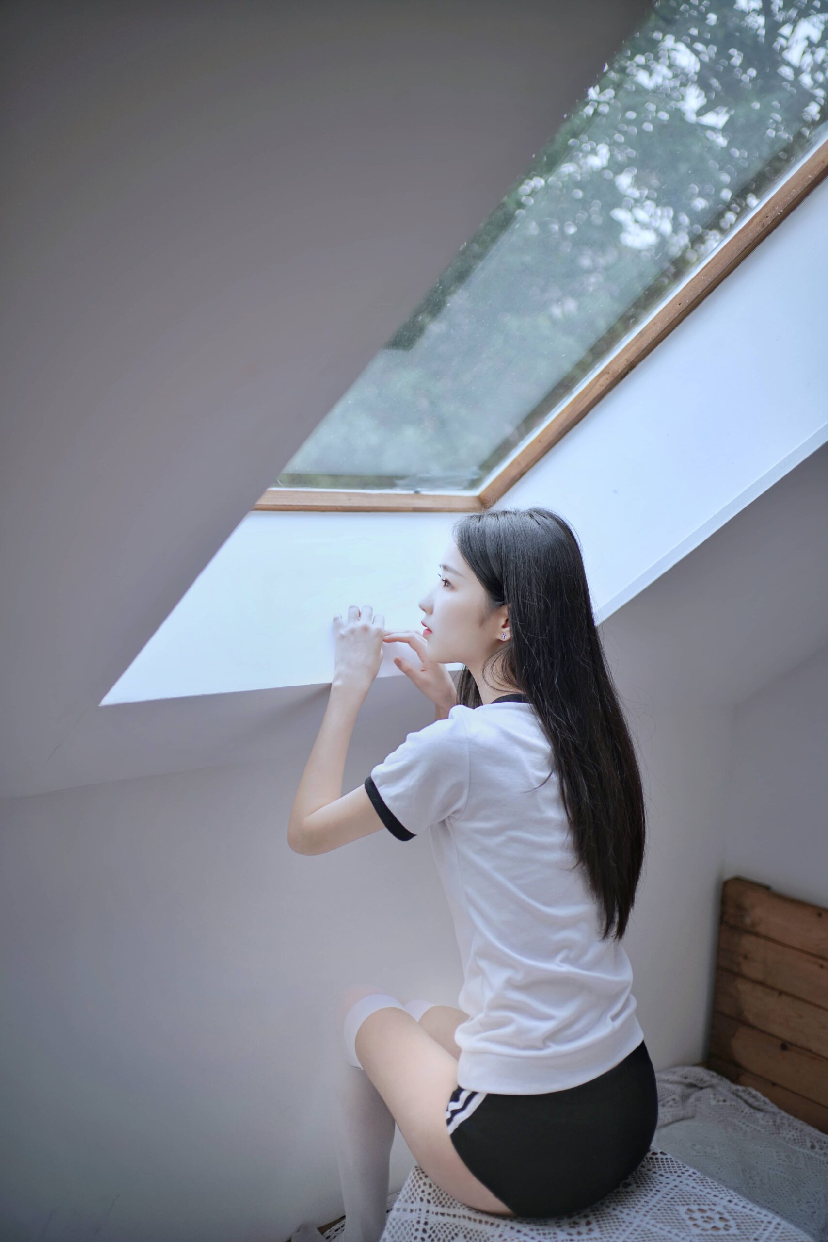 GS-Y0082  阁楼里的素白 小静 [25P-607MB]