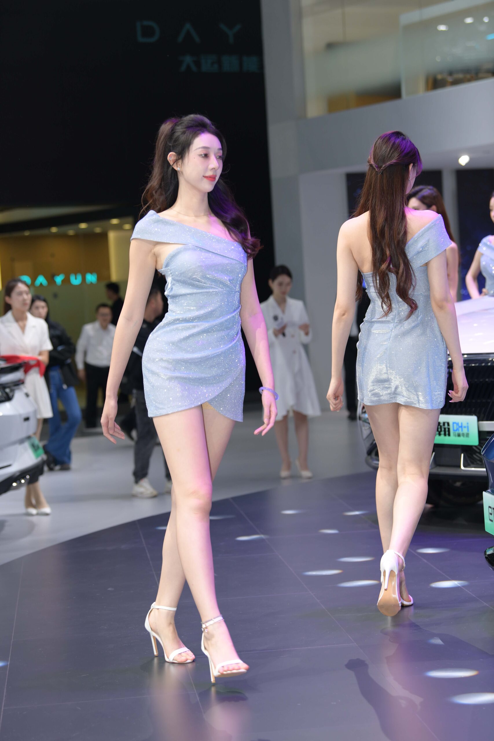 No.8944 灰色修身裙 [116P-2.83GB]