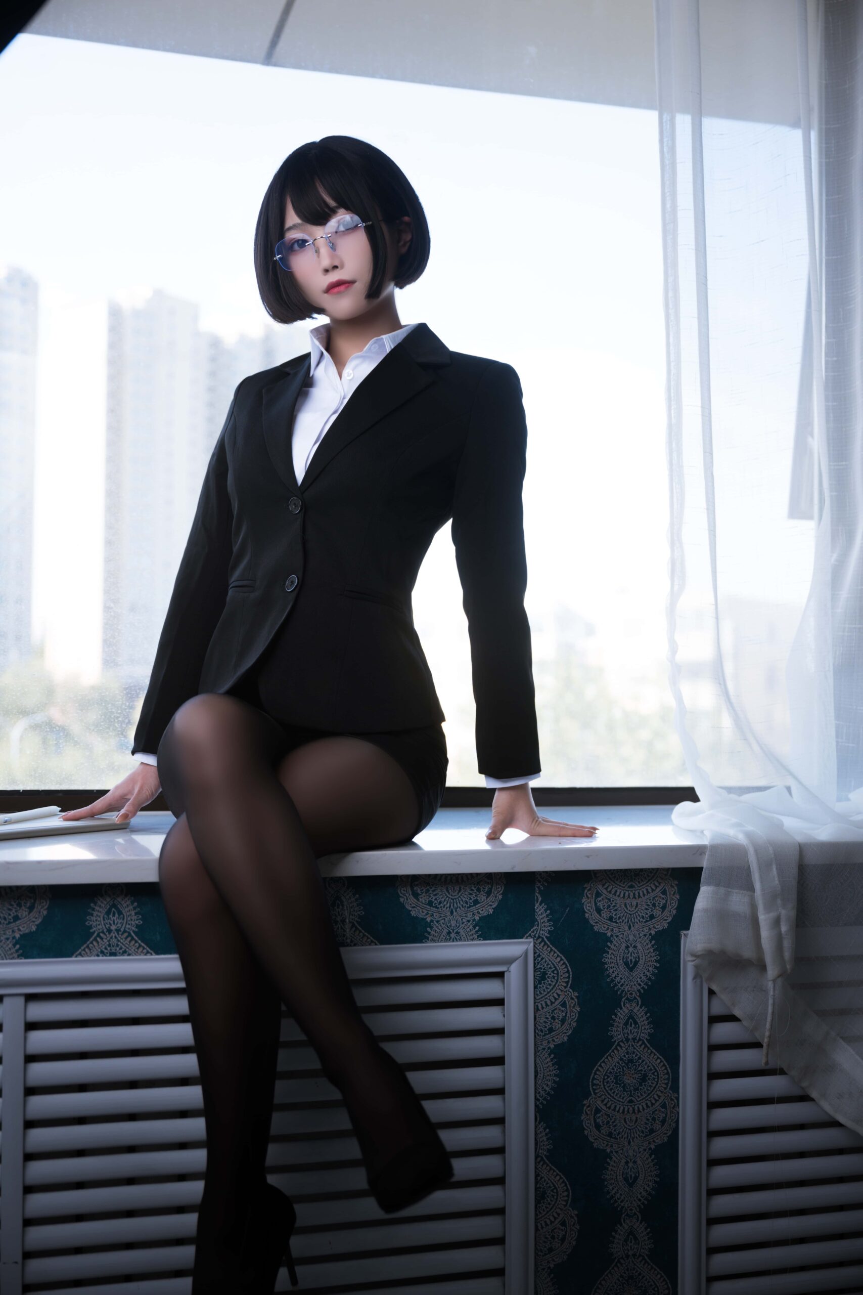Cosplay汪知子 - 黑丝OL [16P-139MB]