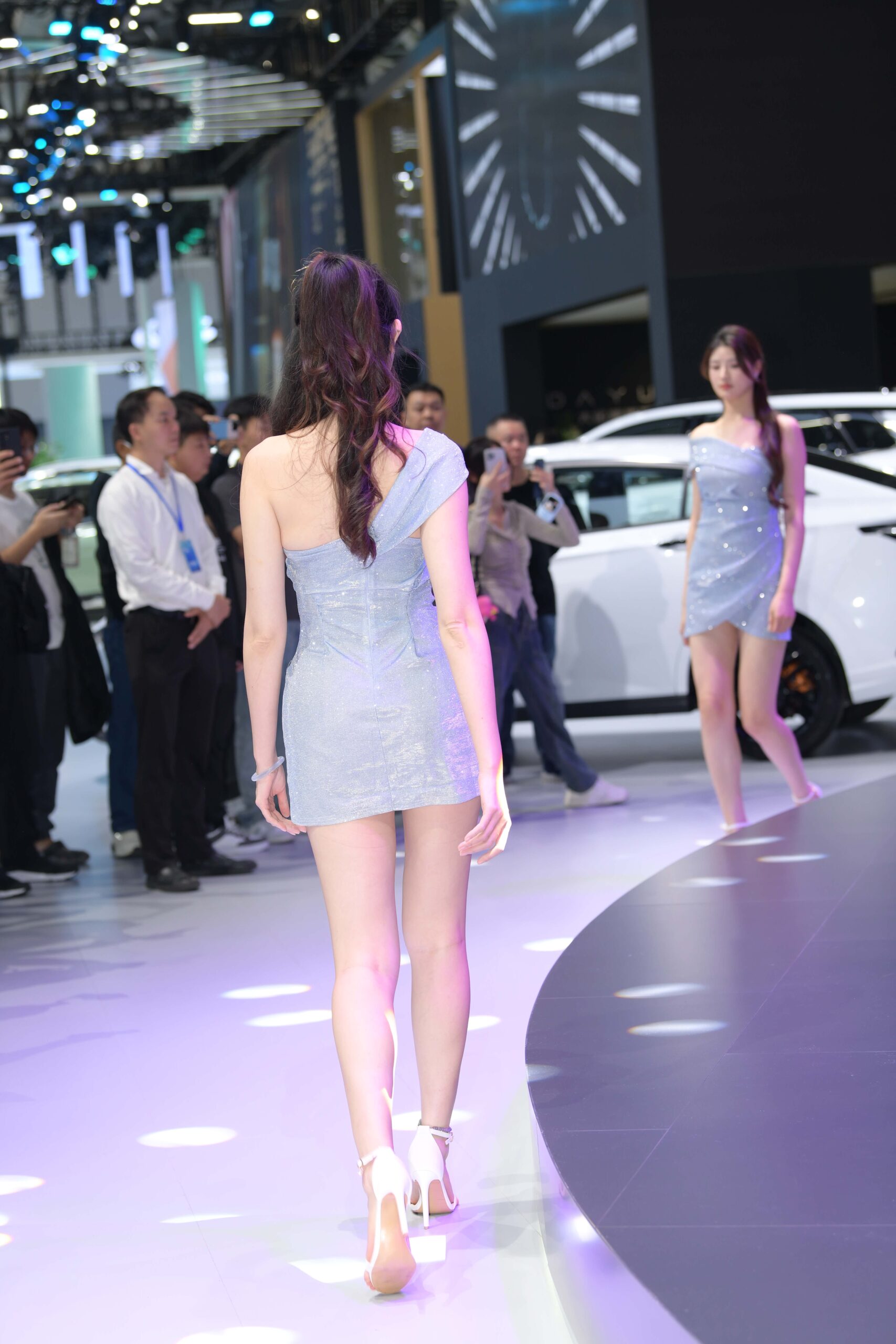 No.8944 灰色修身裙 [116P-2.83GB]