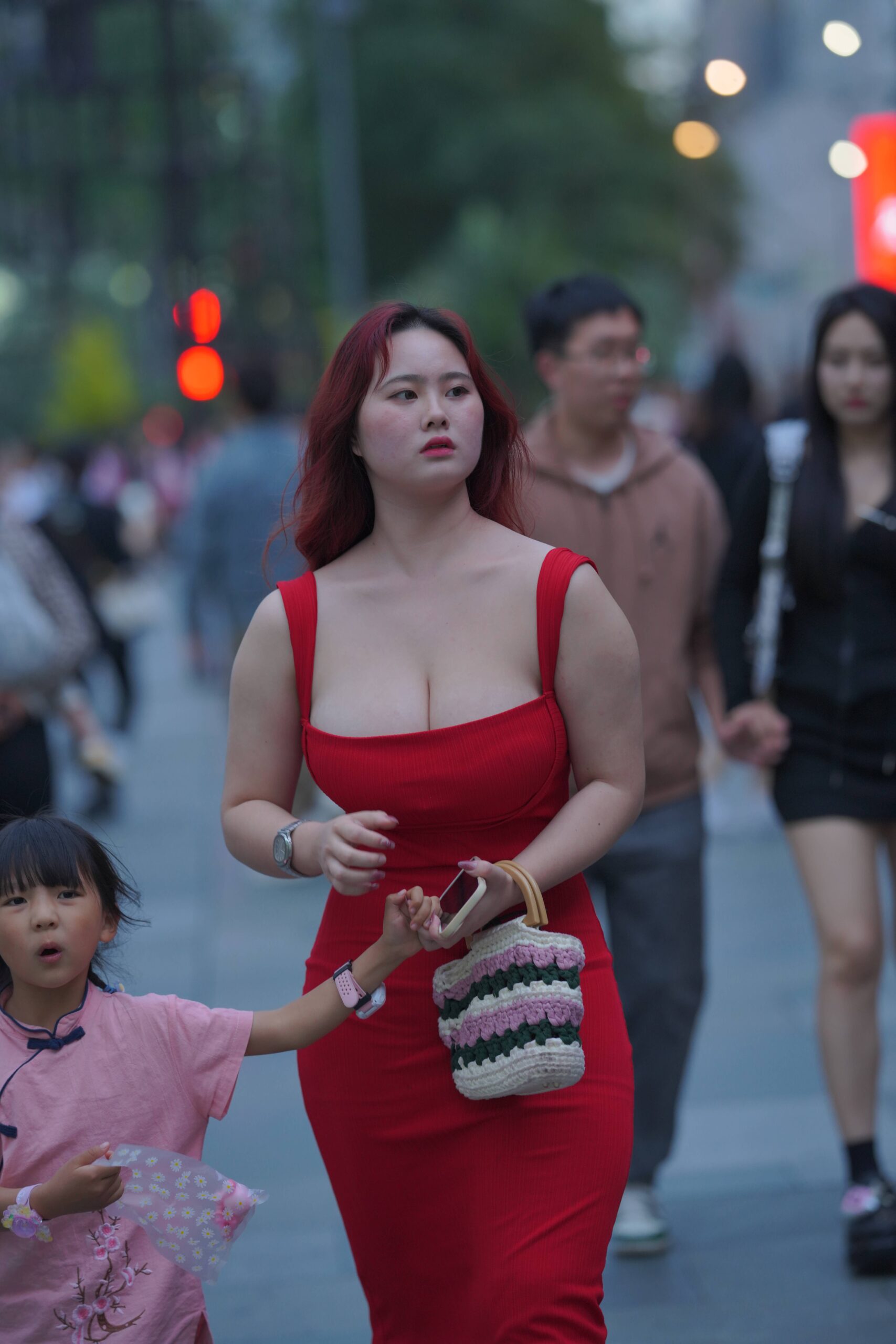 GS-X505 街拍丰腴性感红裙辣妈 【189P 3.77G】