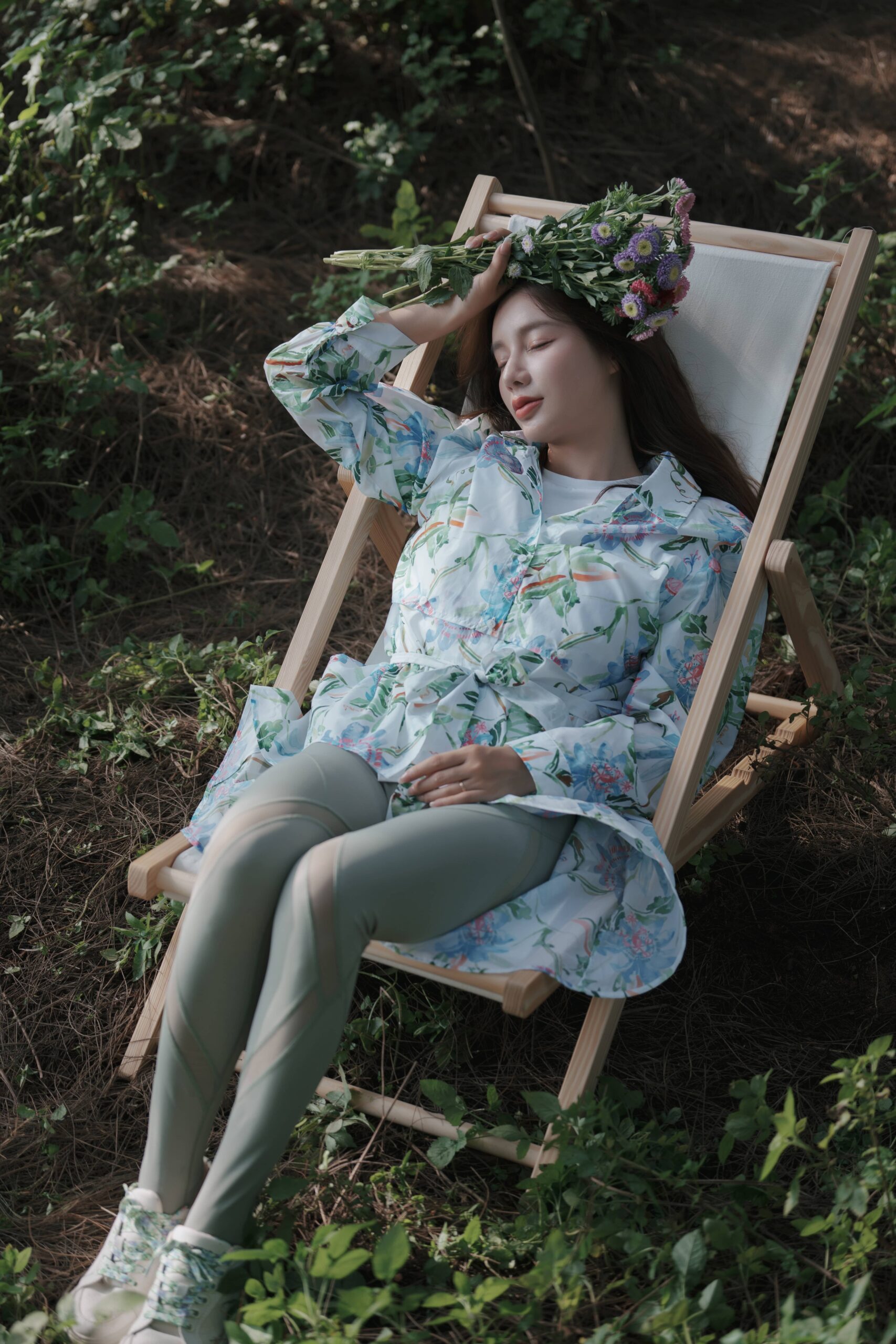 GS-Y0115  氧气女孩的盛夏密林 姝雯同学 [52P-448MB]