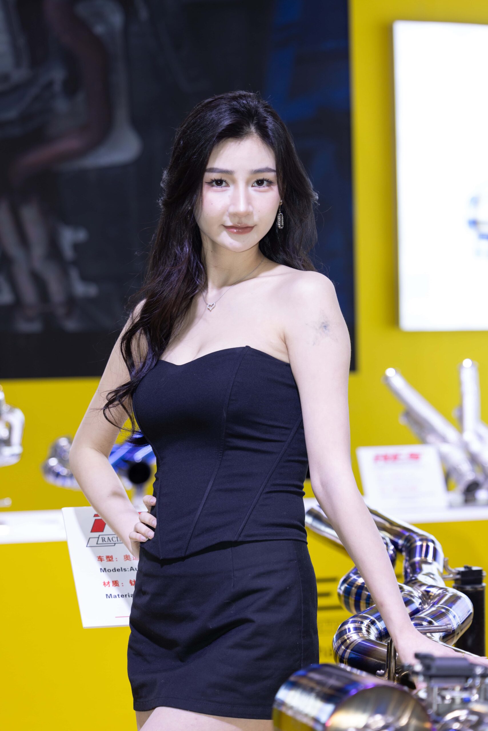 No.9103 抹胸黑裙 [26P-199MB]