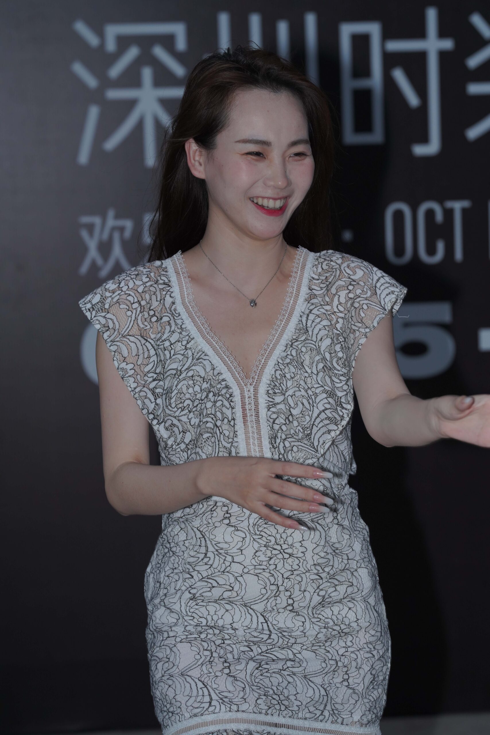 No.9061 白色绣花连衣裙 [136P-1.95GB]