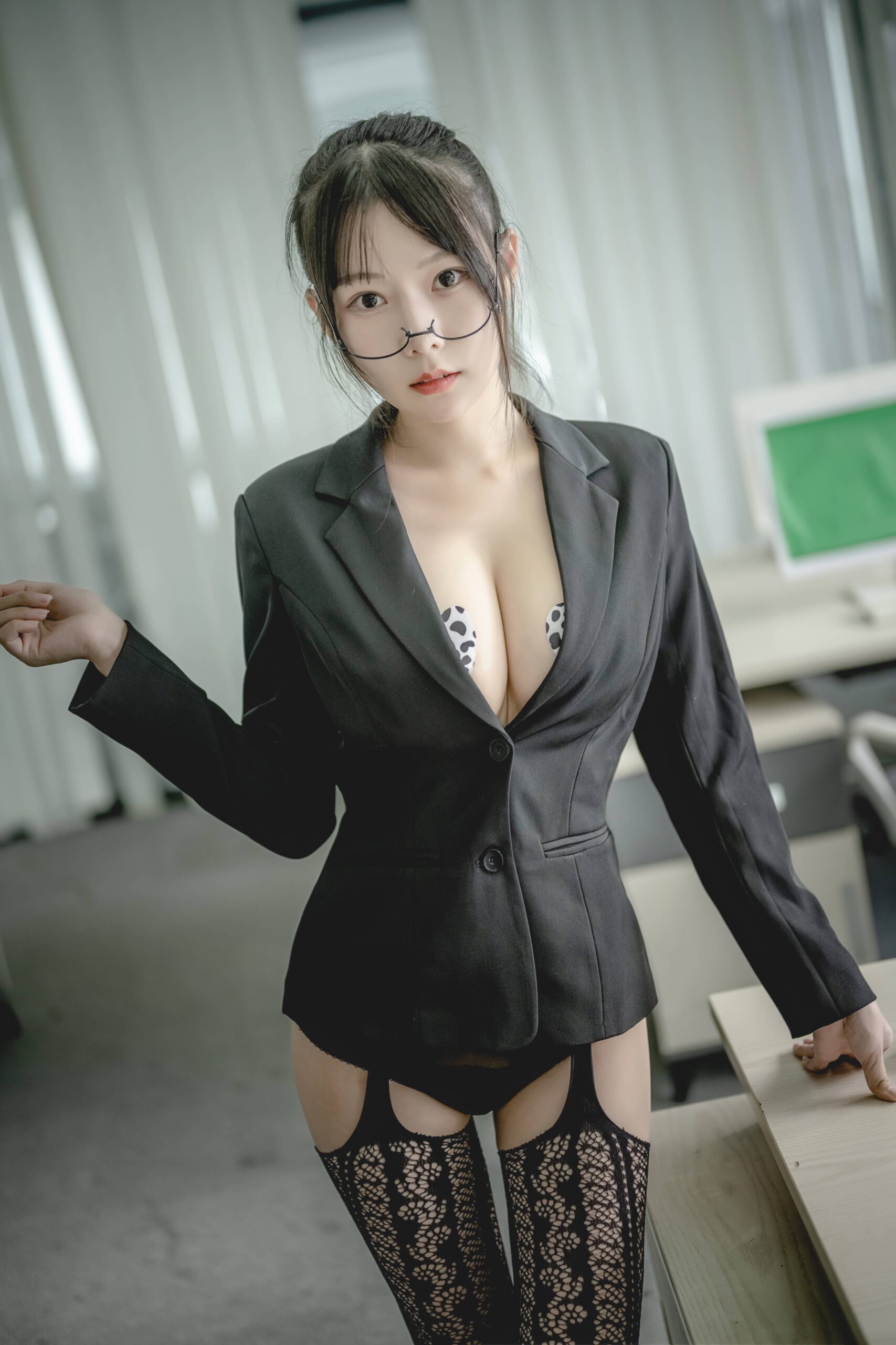 香草喵露露写真 - 黑色西装 [62P2V-1.26GB]