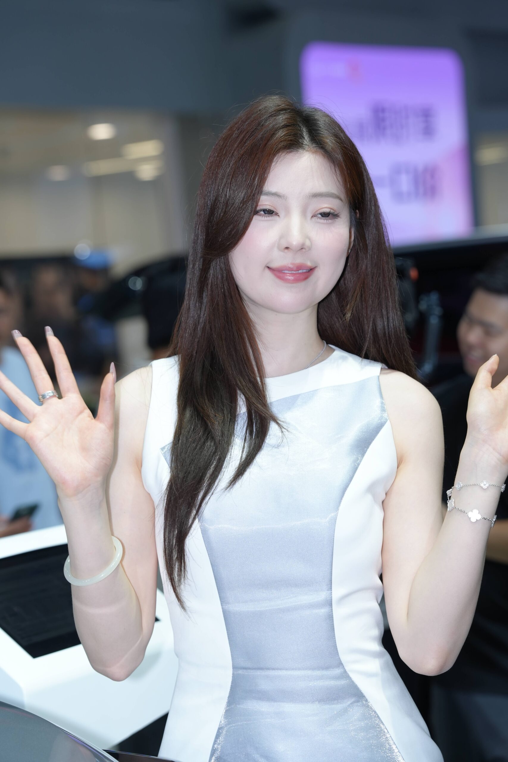 No.9173 甜美可爱 [150P-2.76GB]