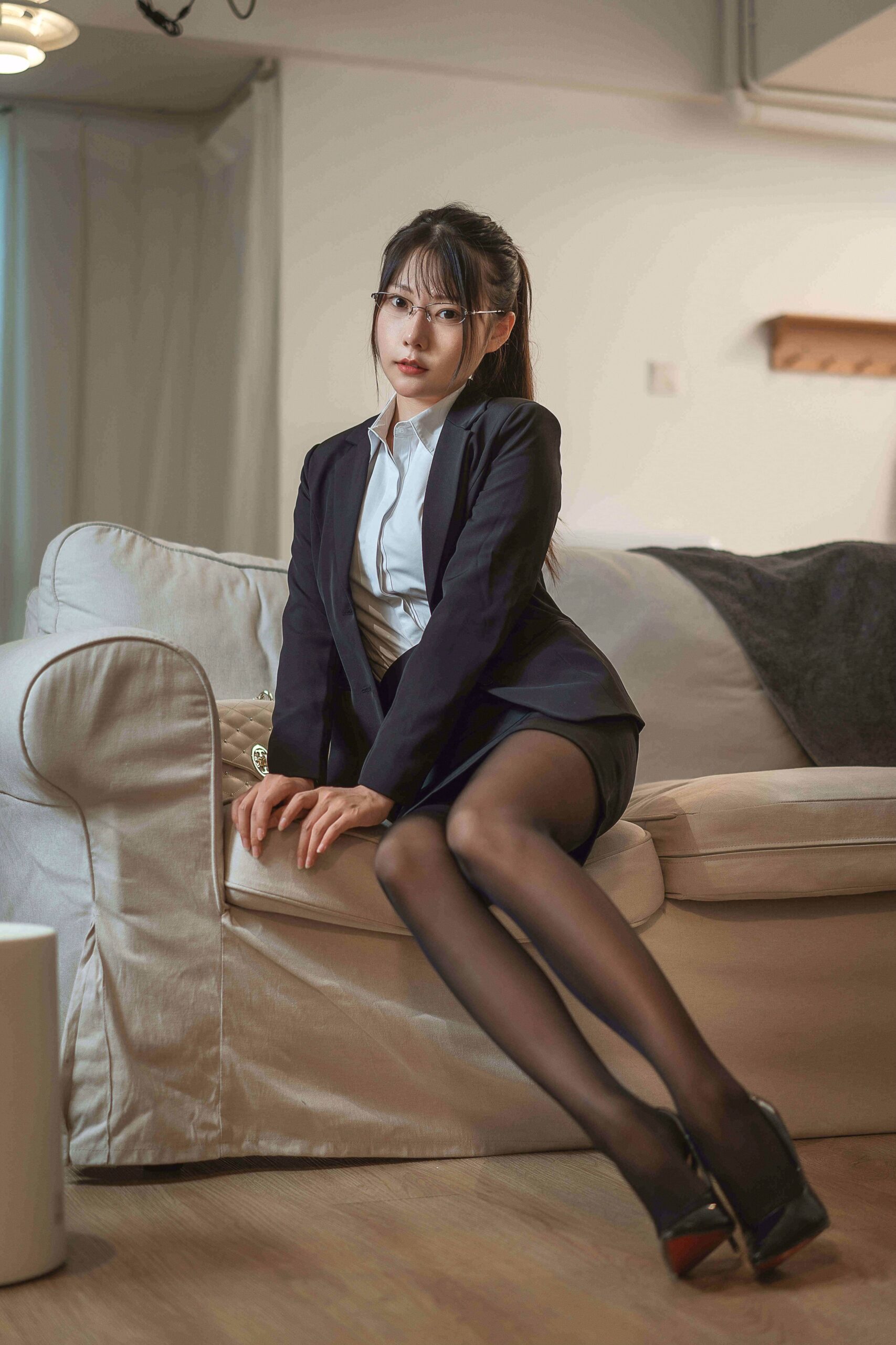 香草喵露露写真 - 民宿下班回家 [46P-761MB]