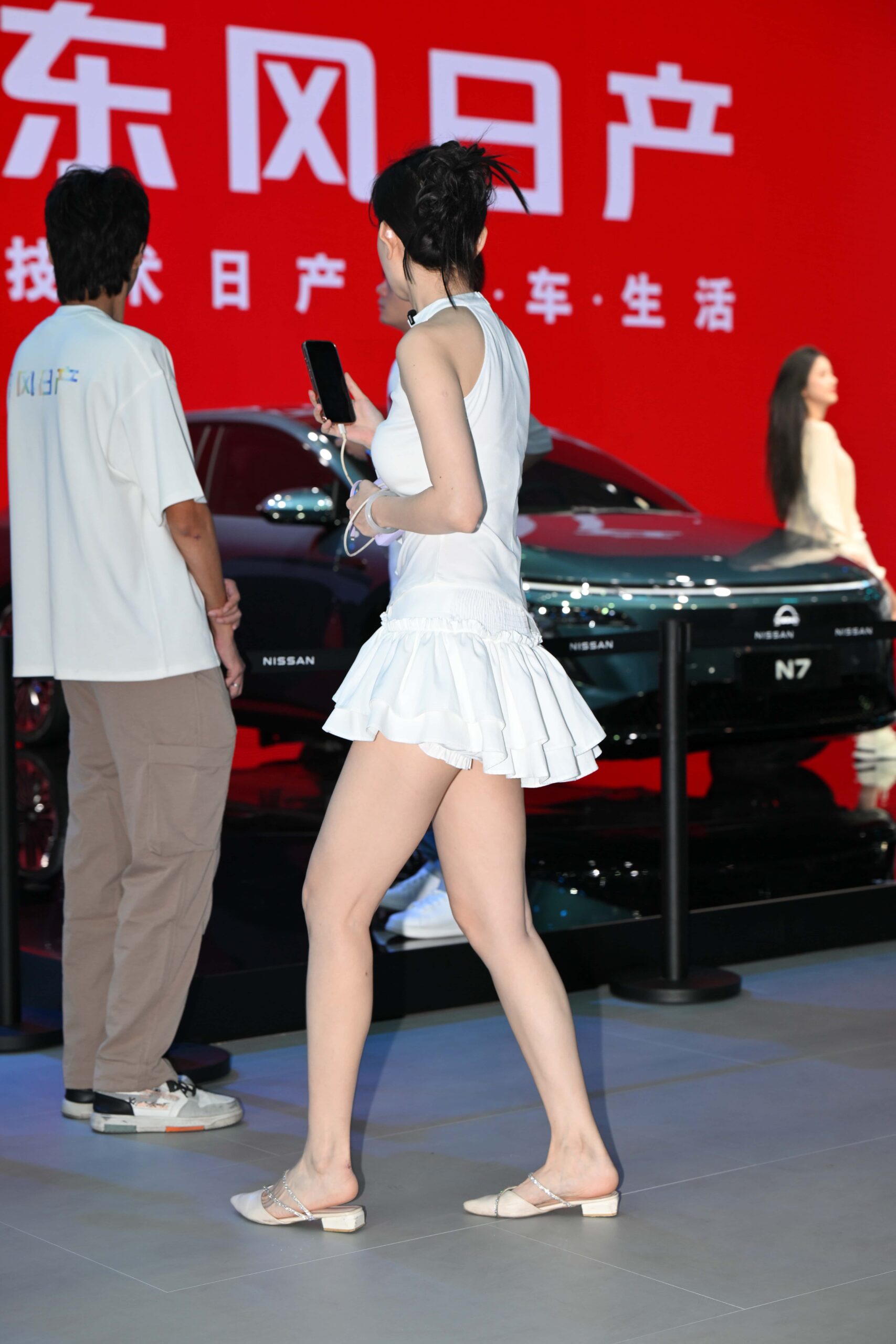 GS-X550 美腿白皙白短裙小姐姐 【图片➕视频】
