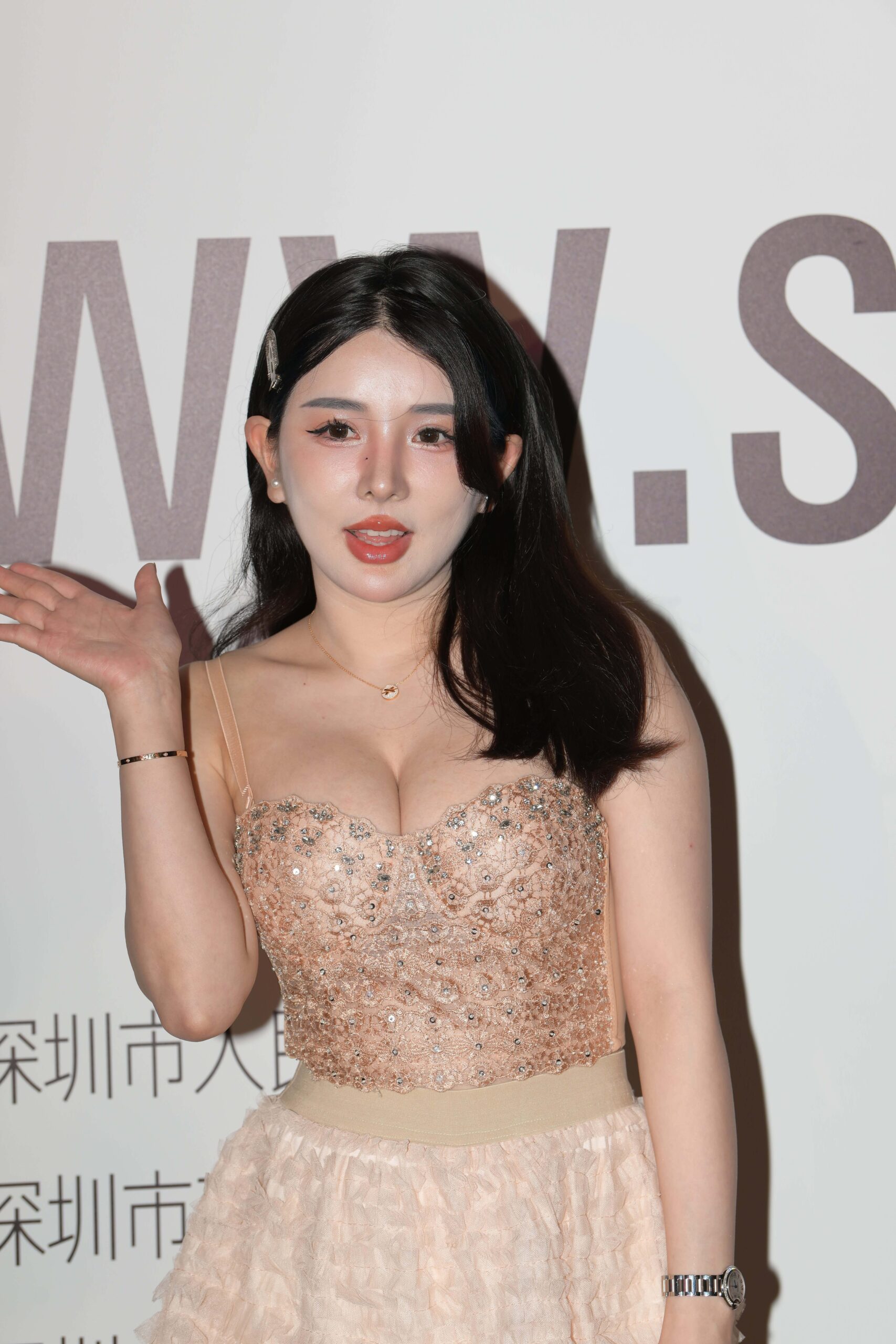 No.9240 丰腴金色裙装 [160P-3.66GB]