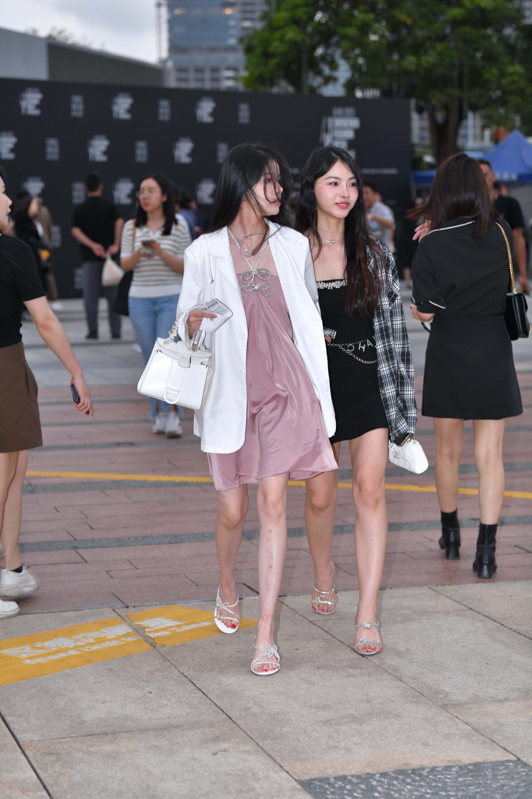 No.9237 甜美清新气质小姐姐 [106P-2.25GB]