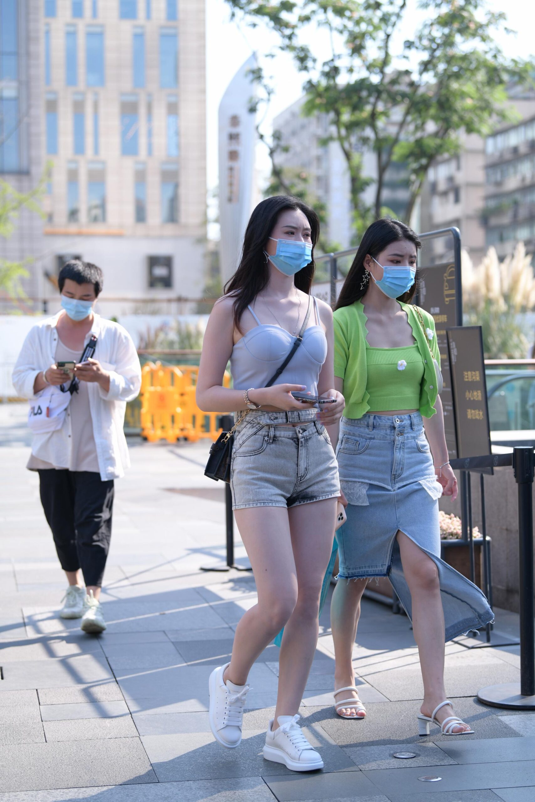 GS-K074 吊带背心热裤美女[40P 899M]