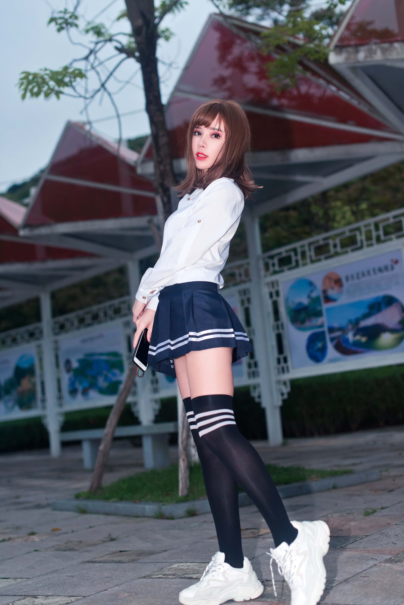 No.5084 御风街拍 网红艾小青的绝对领域魅力 [255P1V-2.82GB]