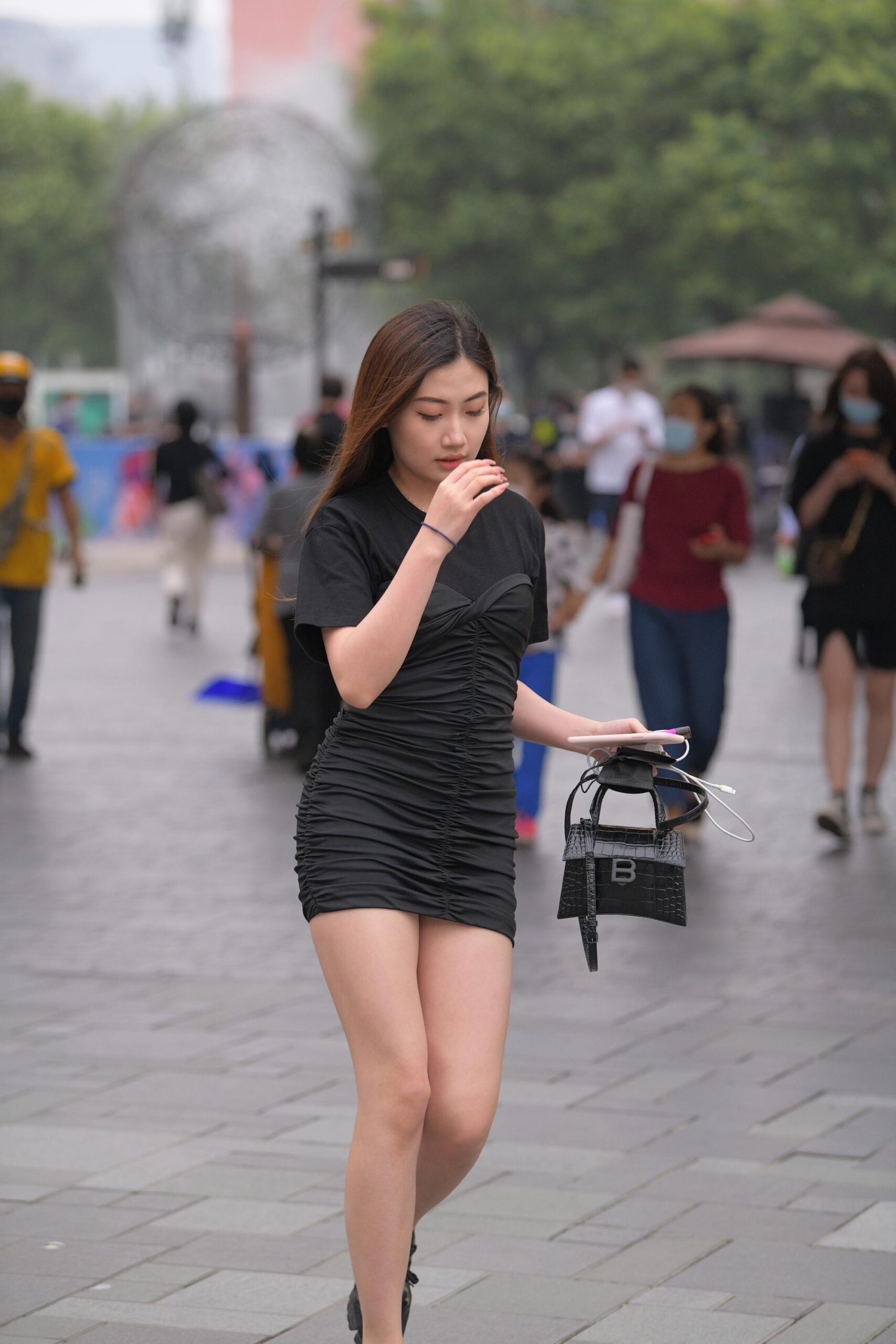 GS-K065  黑色包屯裙美女MJ914[2.44G]