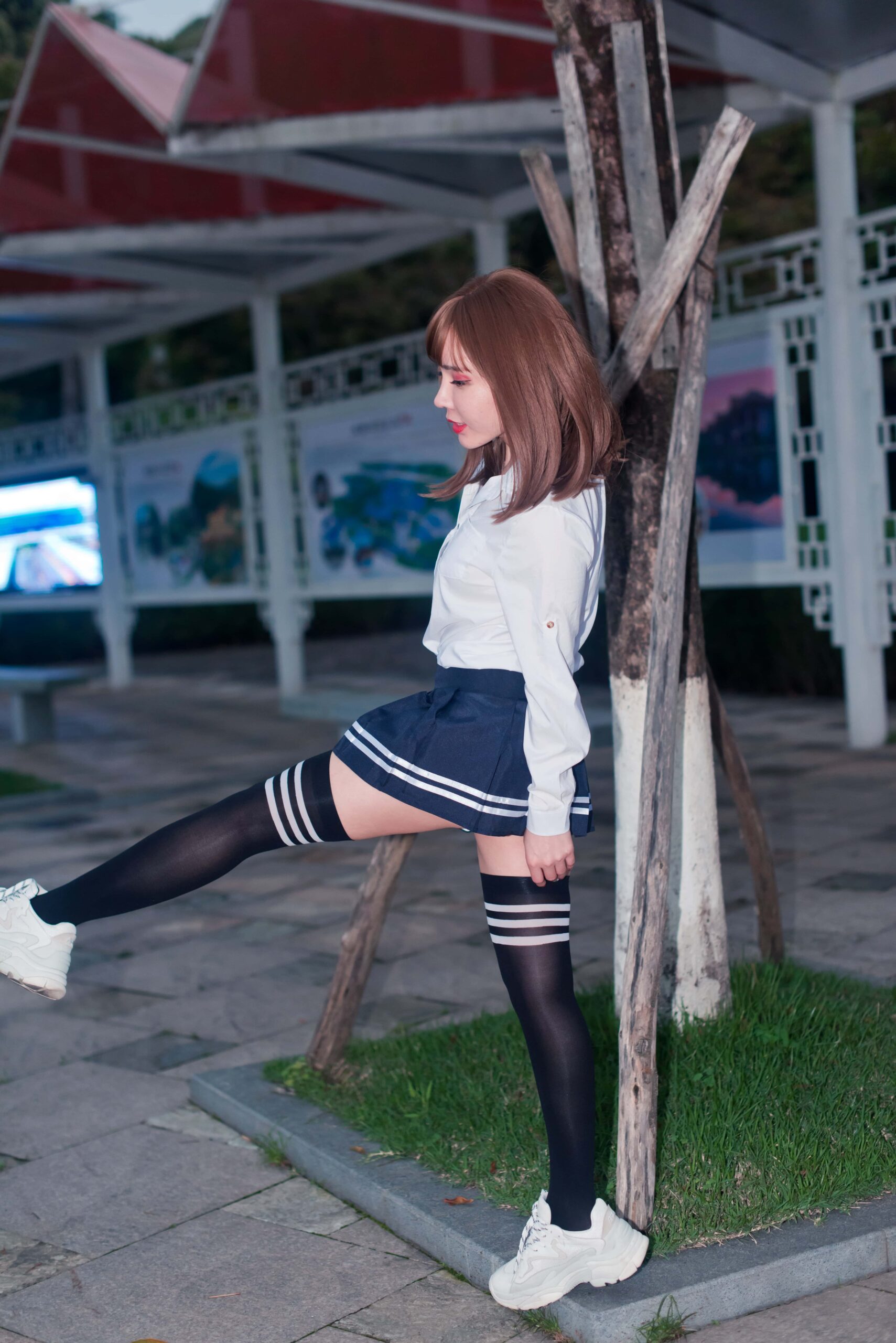 No.5084 御风街拍 网红艾小青的绝对领域魅力 [255P1V-2.82GB]