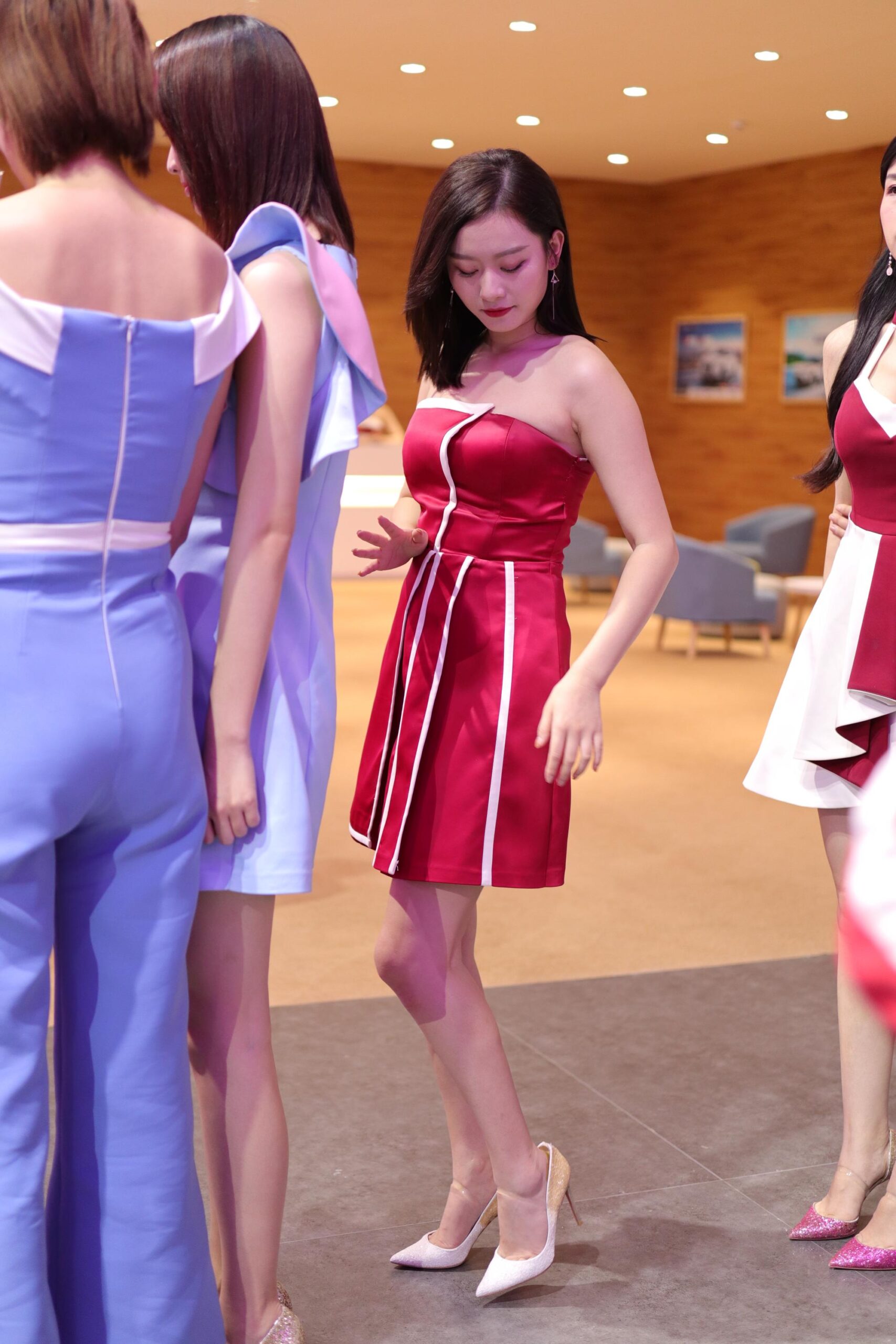 GS-K105   台前台后高跟模特 【87P  537M】