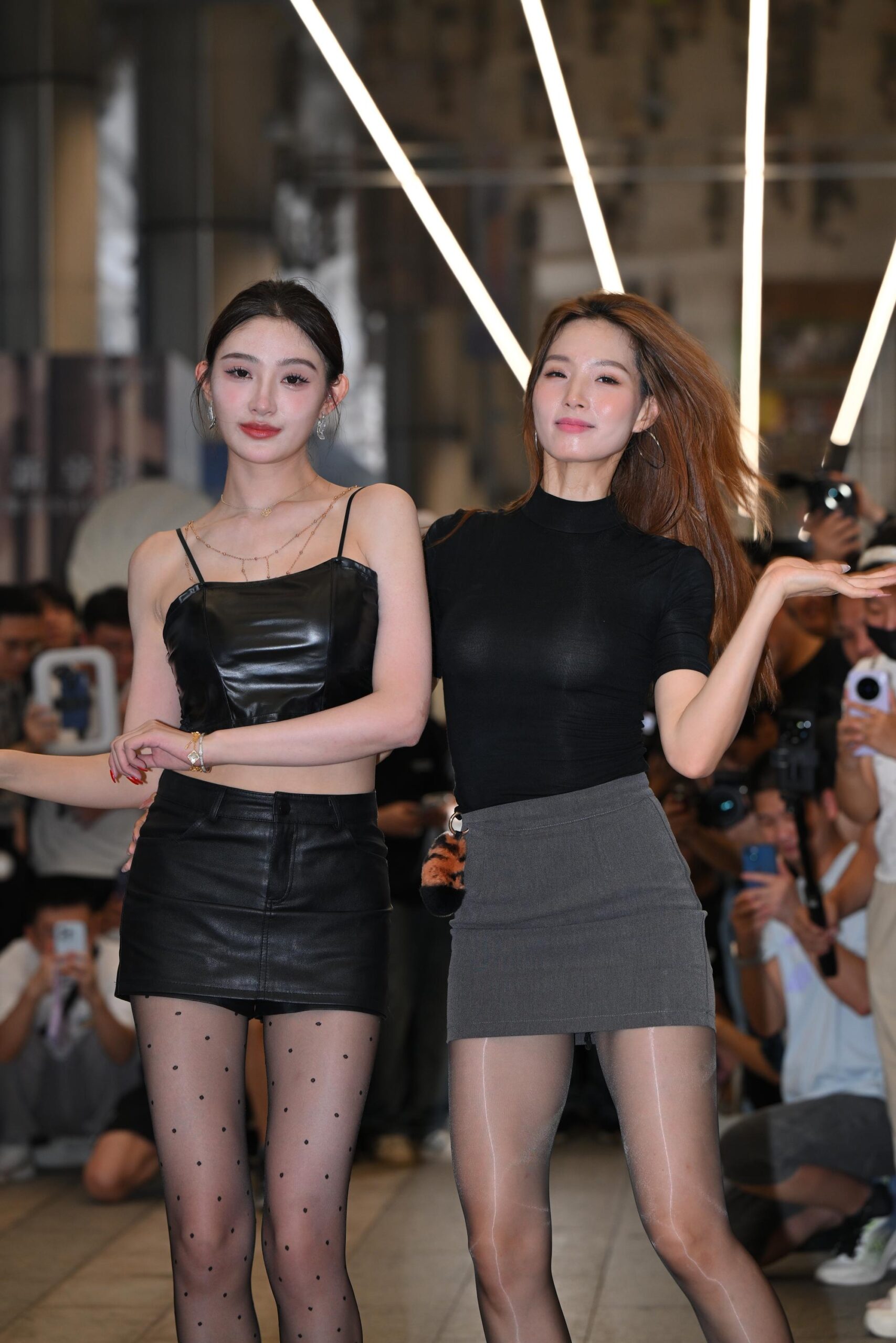 No.9550 油亮丝袜大长腿 [117P-2.35GB]