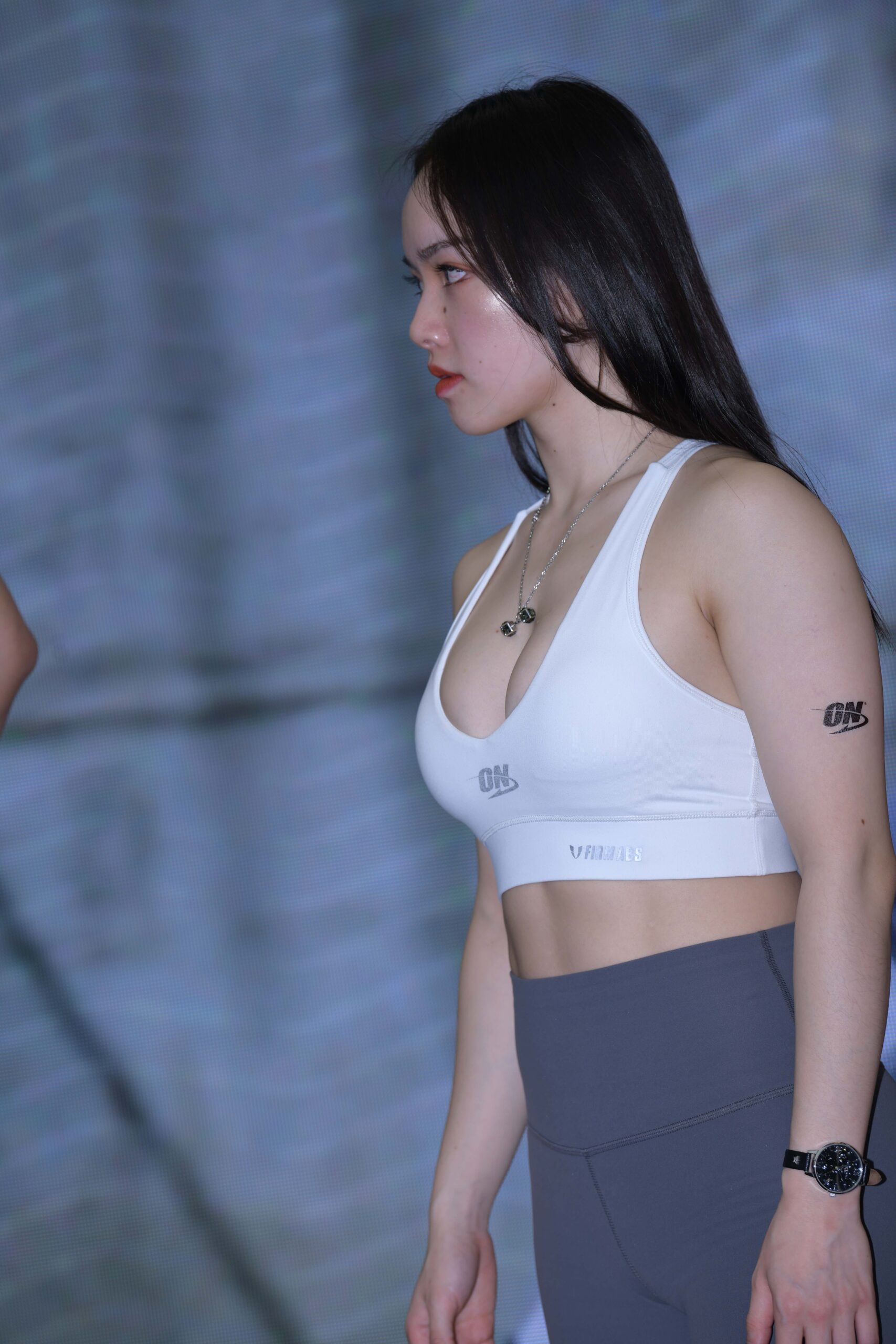 No.9489 灰色瑜伽运动装 [202P-4.60GB]