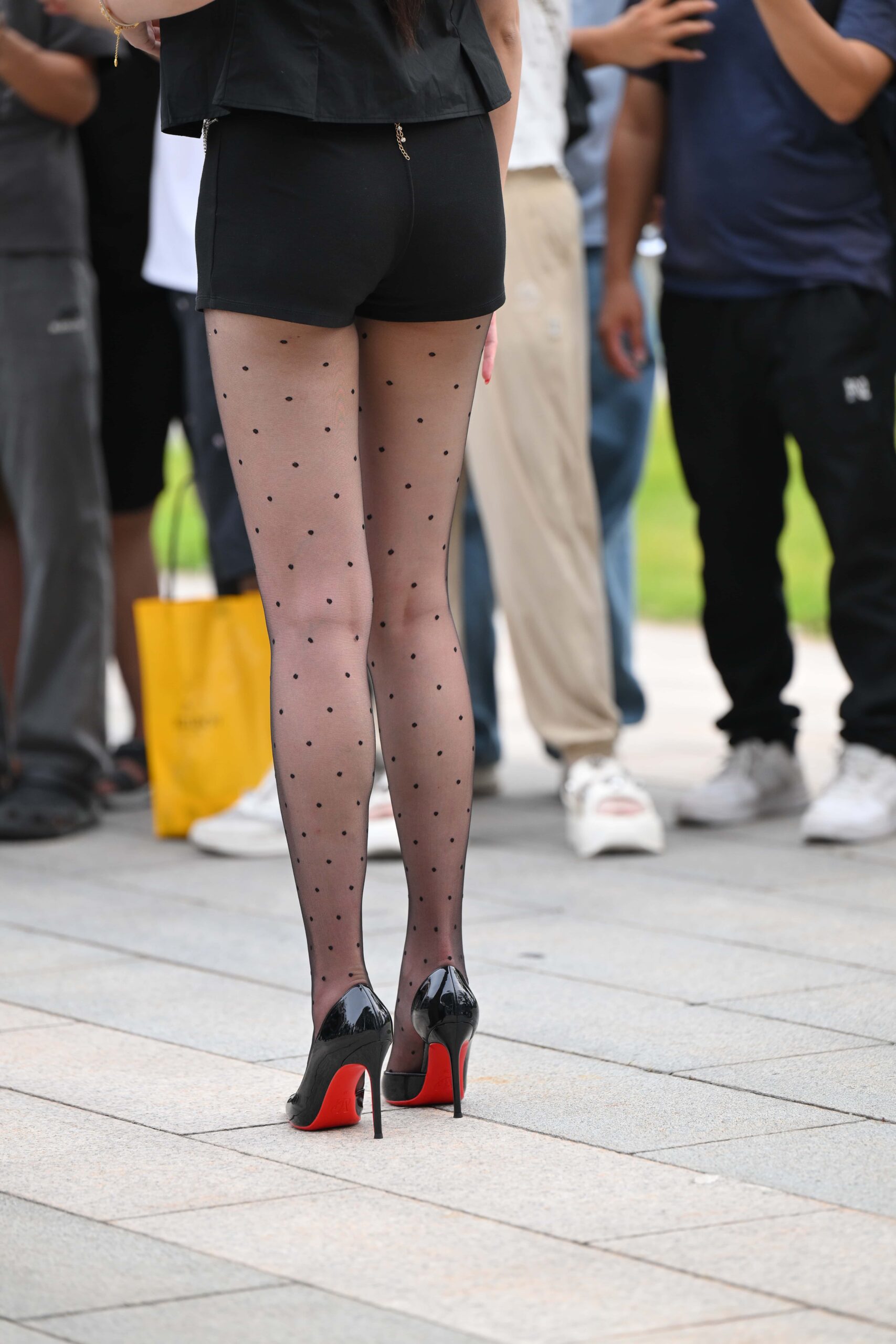 GS-T651 高跟黑丝美腿美眉 【128P 2.22G】