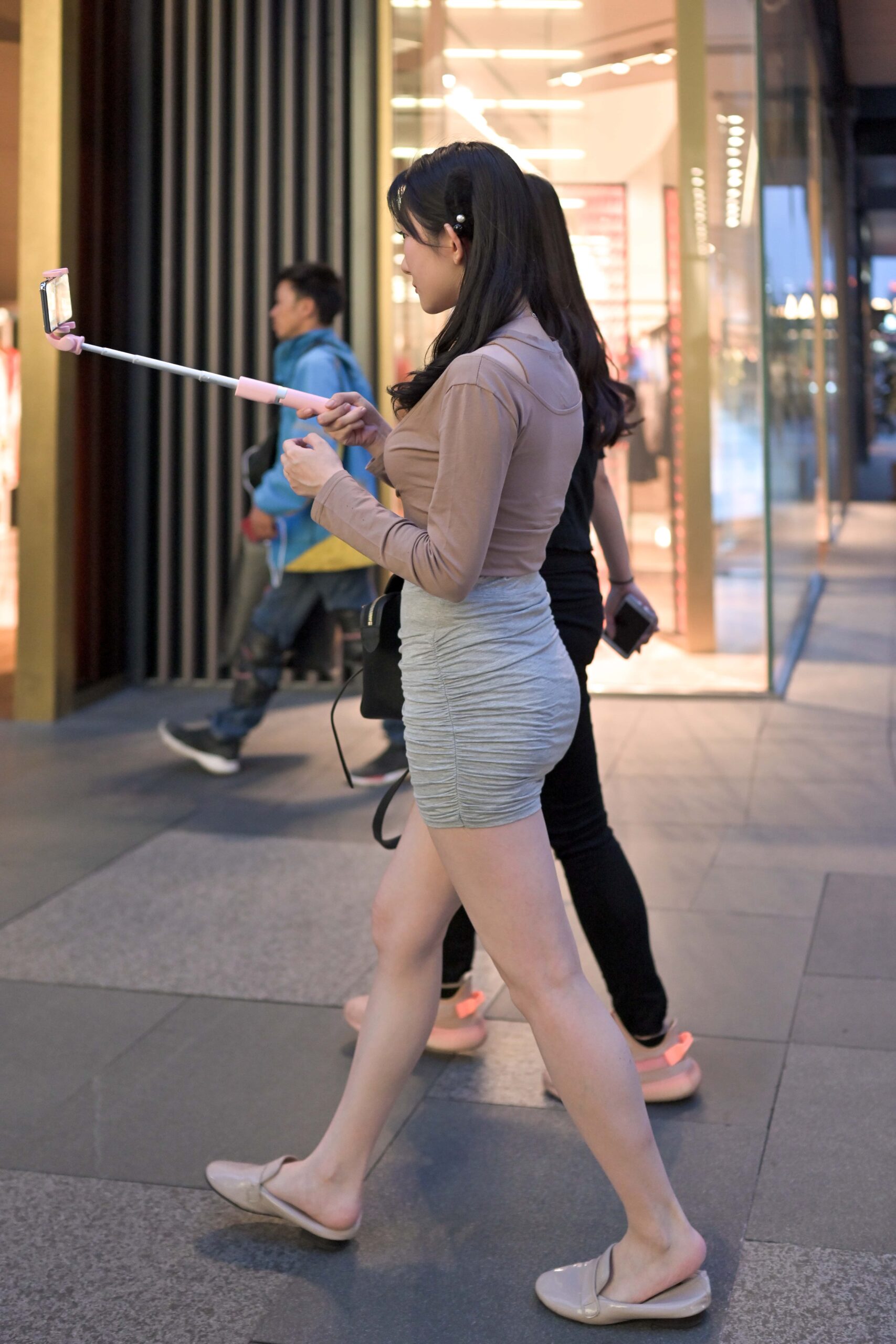 GS-T725 偶遇翘屯美女主播在直播 【40P 1.03G】