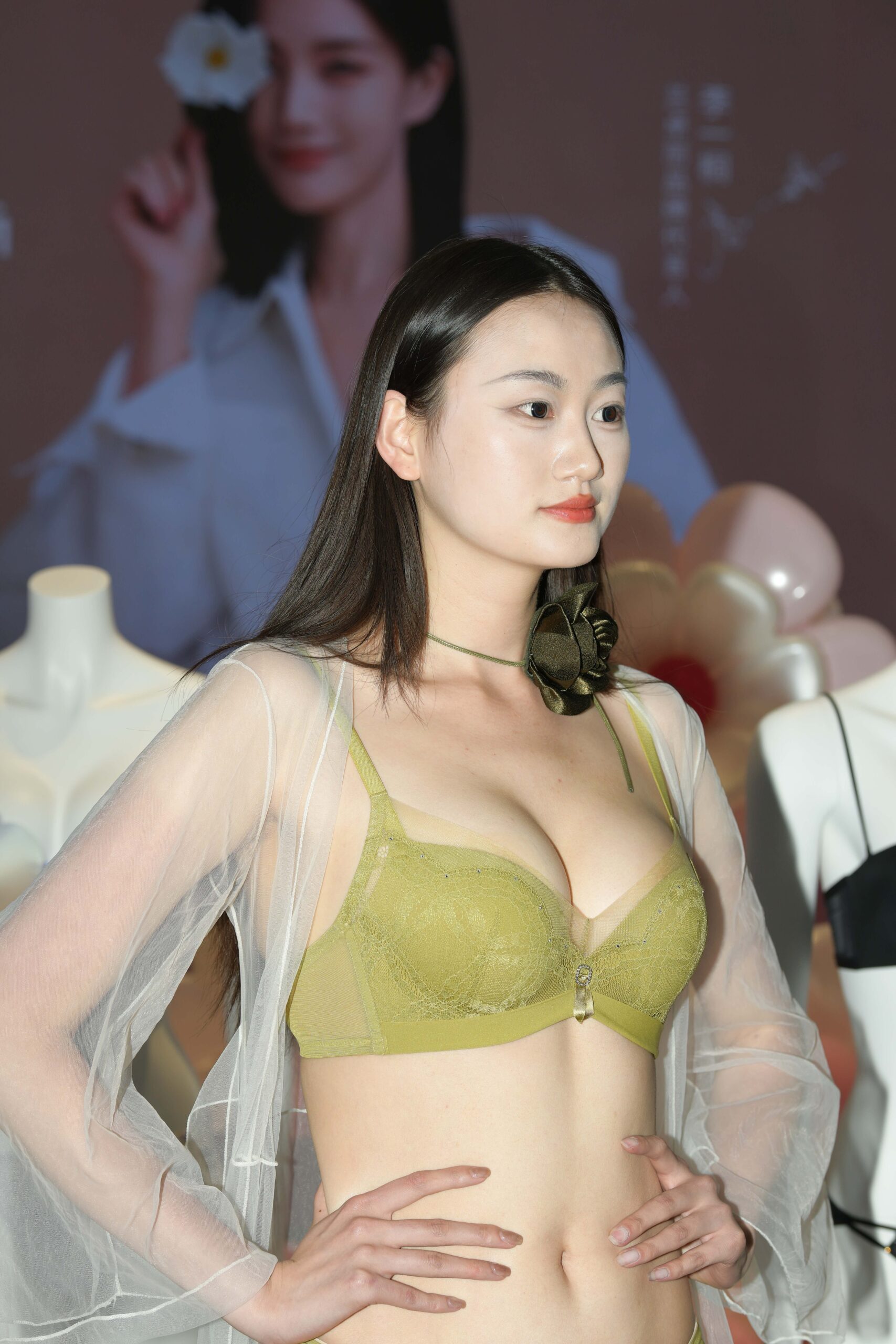 No.9532 内衣展27 [57P-1.29GB]