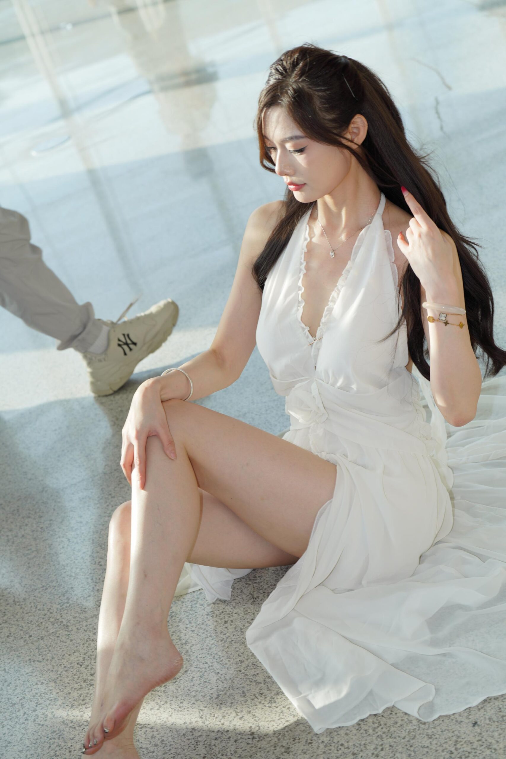 No.9520 一袭白裙，凡尘精灵 [128P-1.83GB]