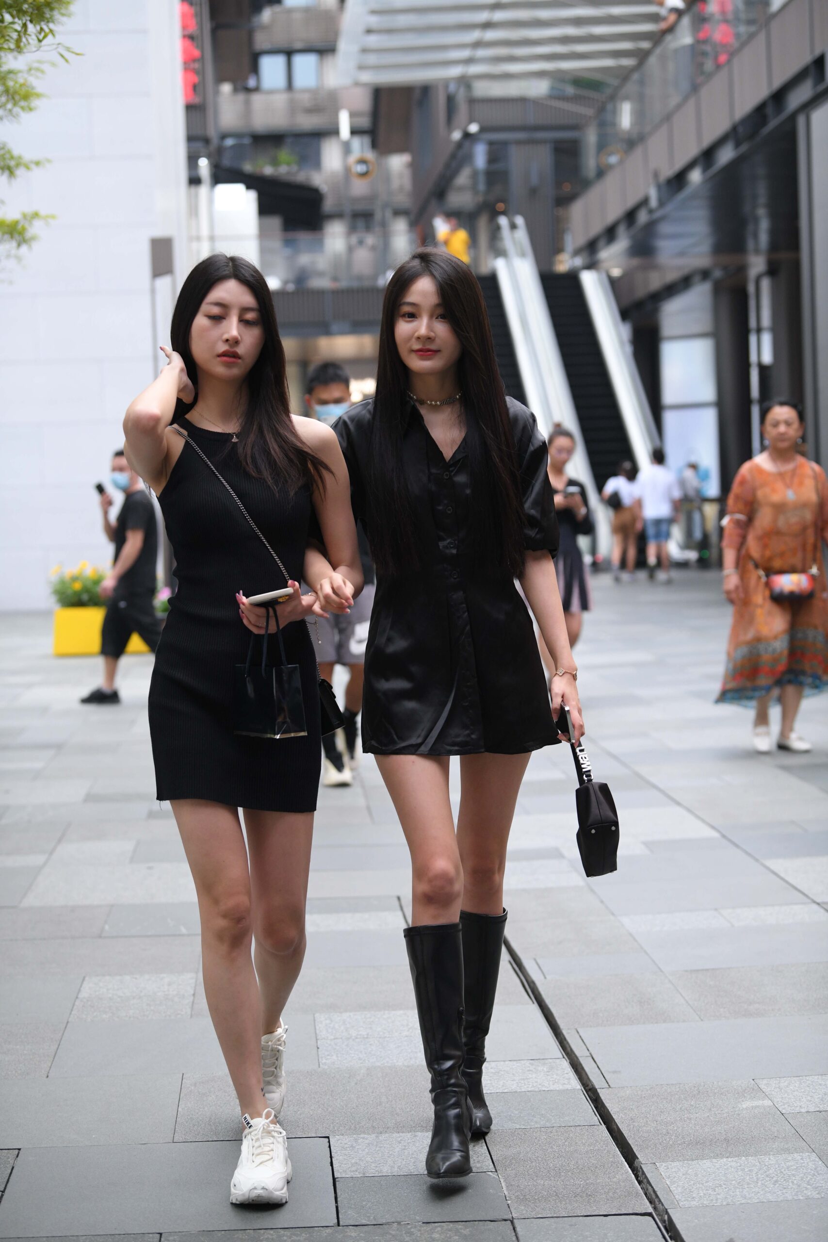 GS-T683  偶遇美腿姐妹逛街 【81P  1.78G】