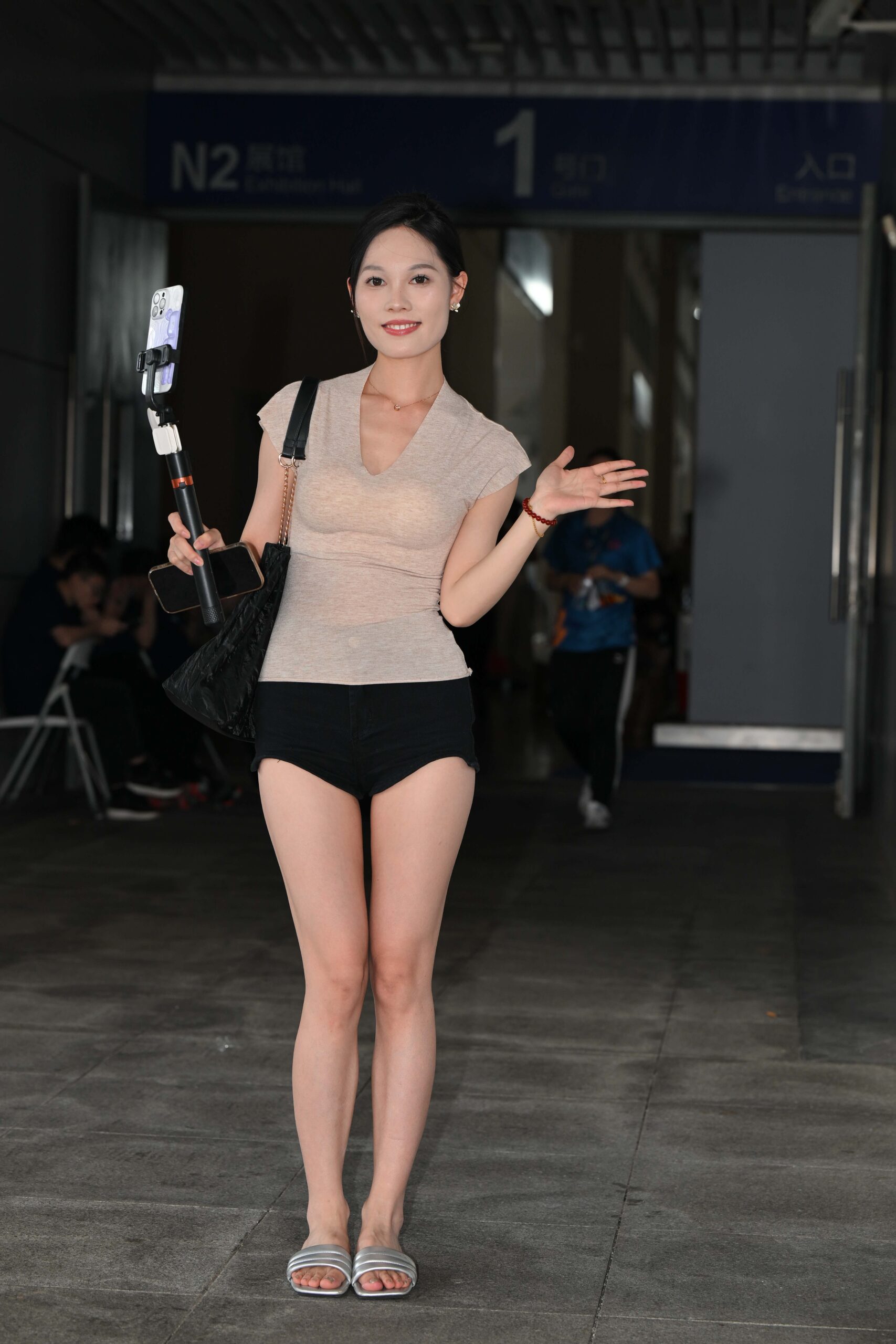 GS-X720   在开直播的美腿美女 【114P  2.12G】