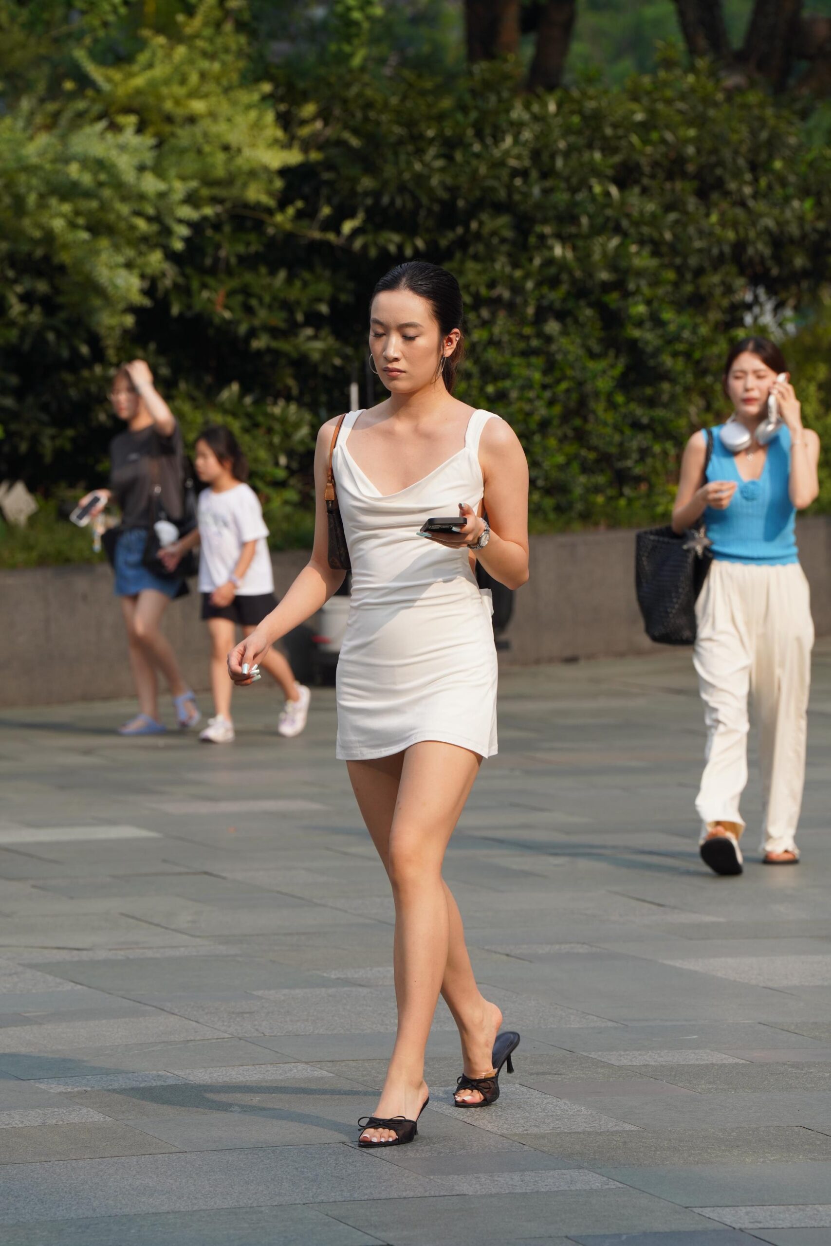 GS-X743   白裙美背 【115P  1.69G】