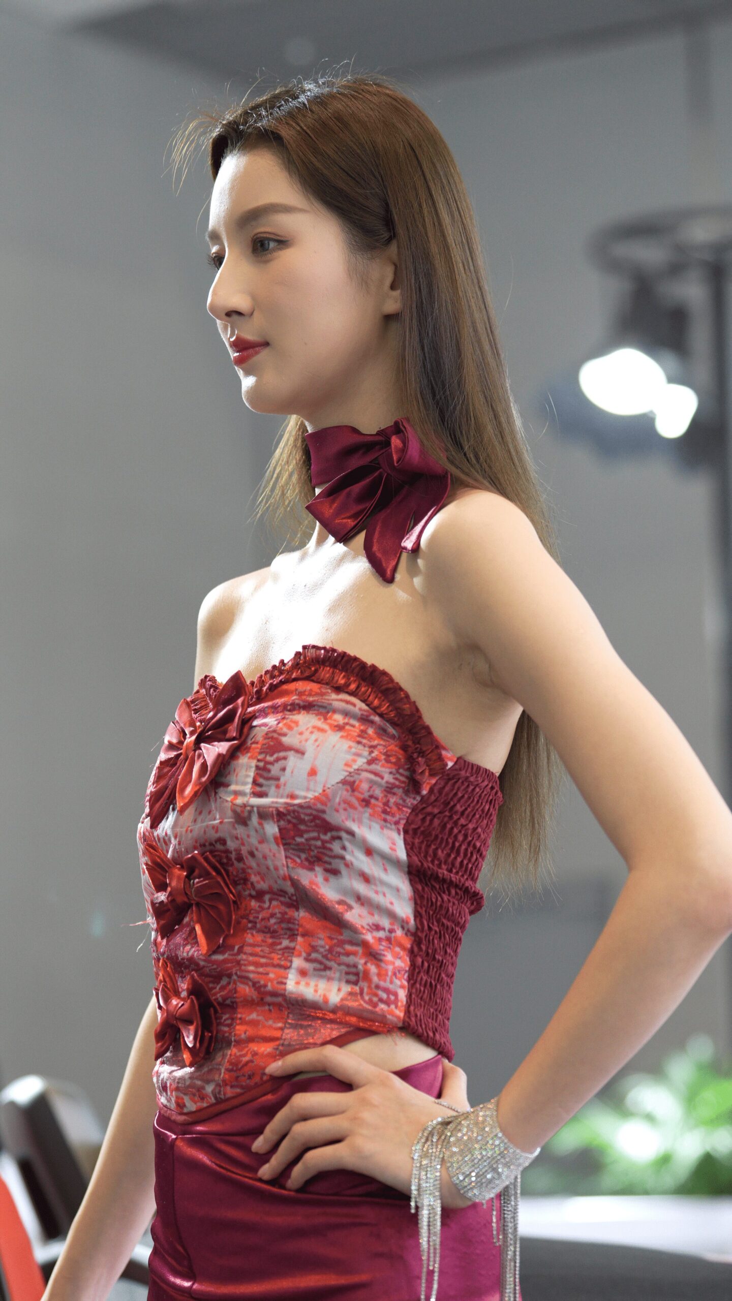 GS-T679   相机8K视频--红裙--宝月 【4分03秒  5.93G】