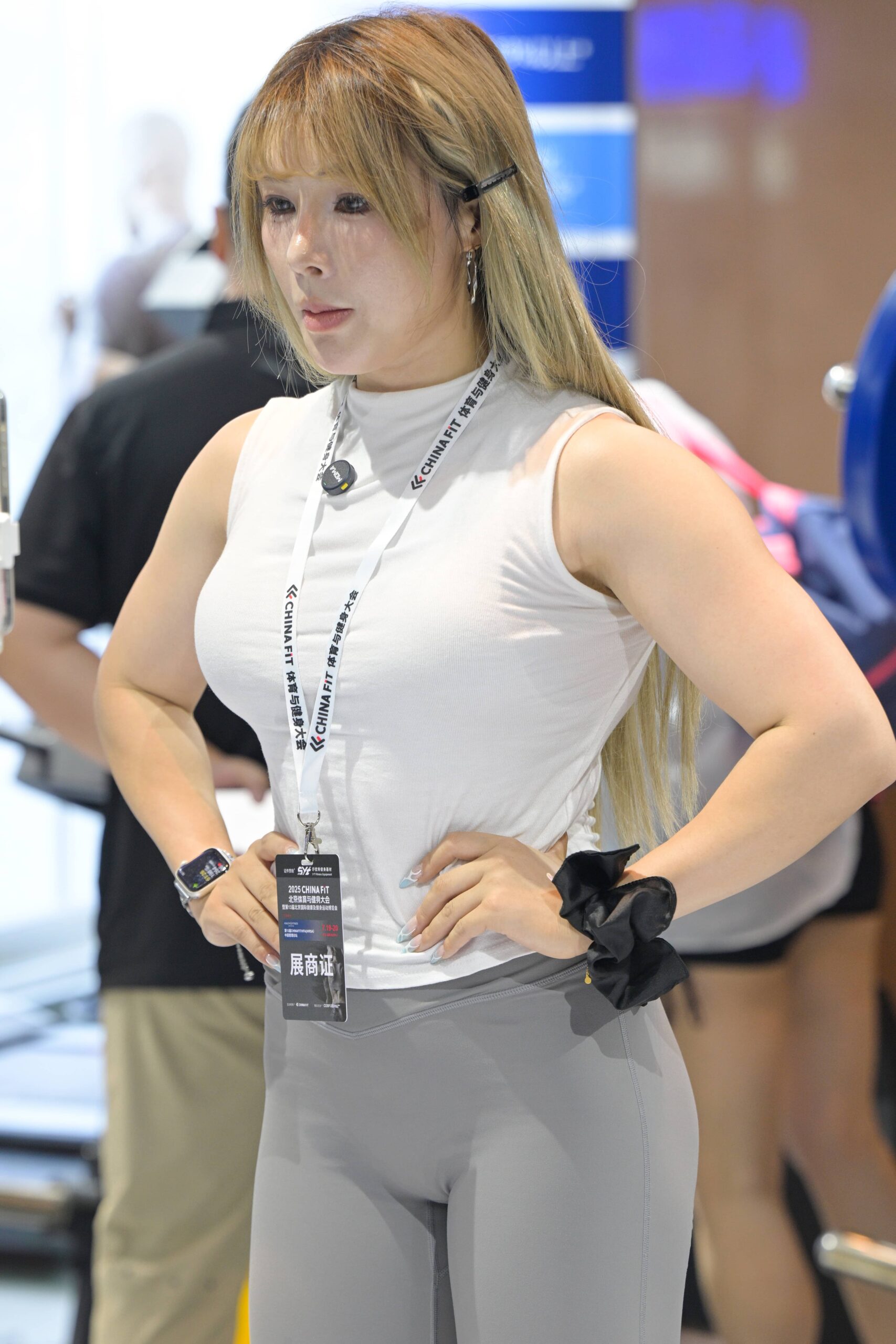 GS-X740 灰色紧身裤美女 【199P2V 6.19G】