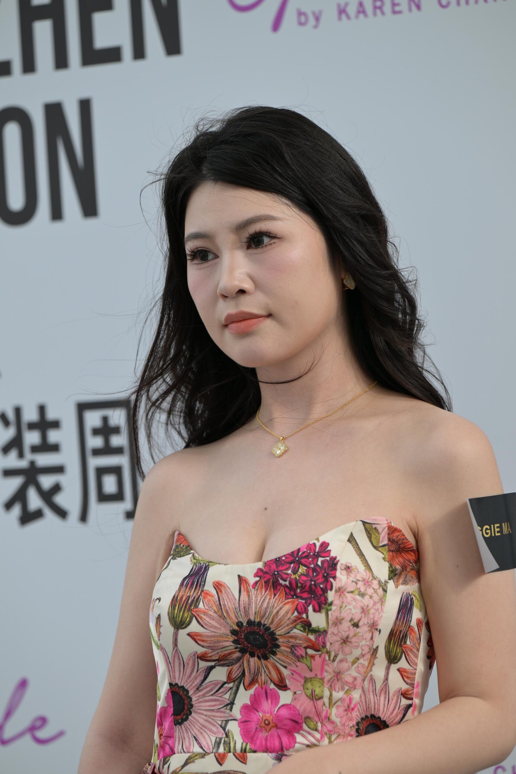 No.9507 一字肩碎花裙 [80P-1.35GB]