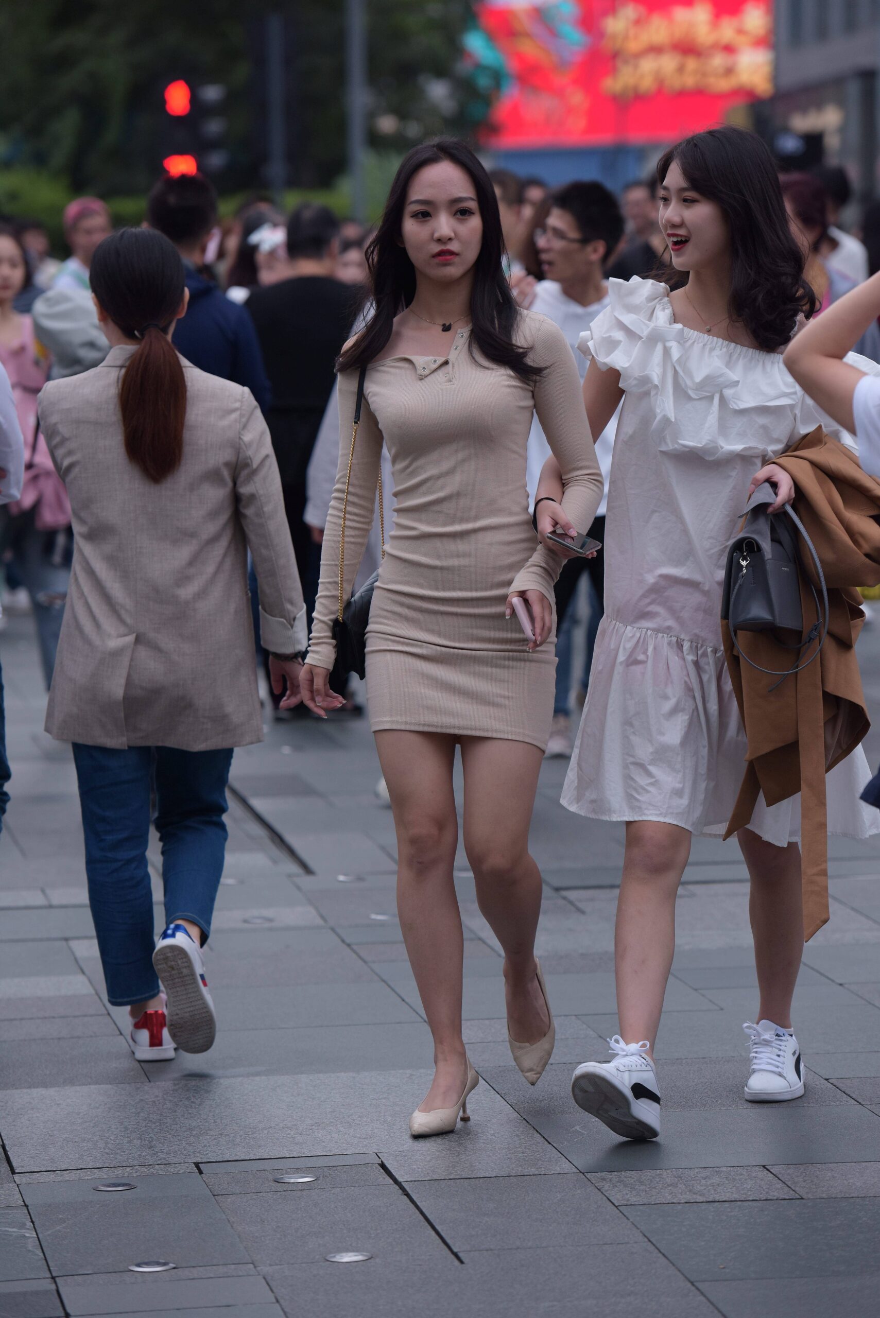 GS-K097 喜欢这样的小姐姐吗【69P3V 1.41G】