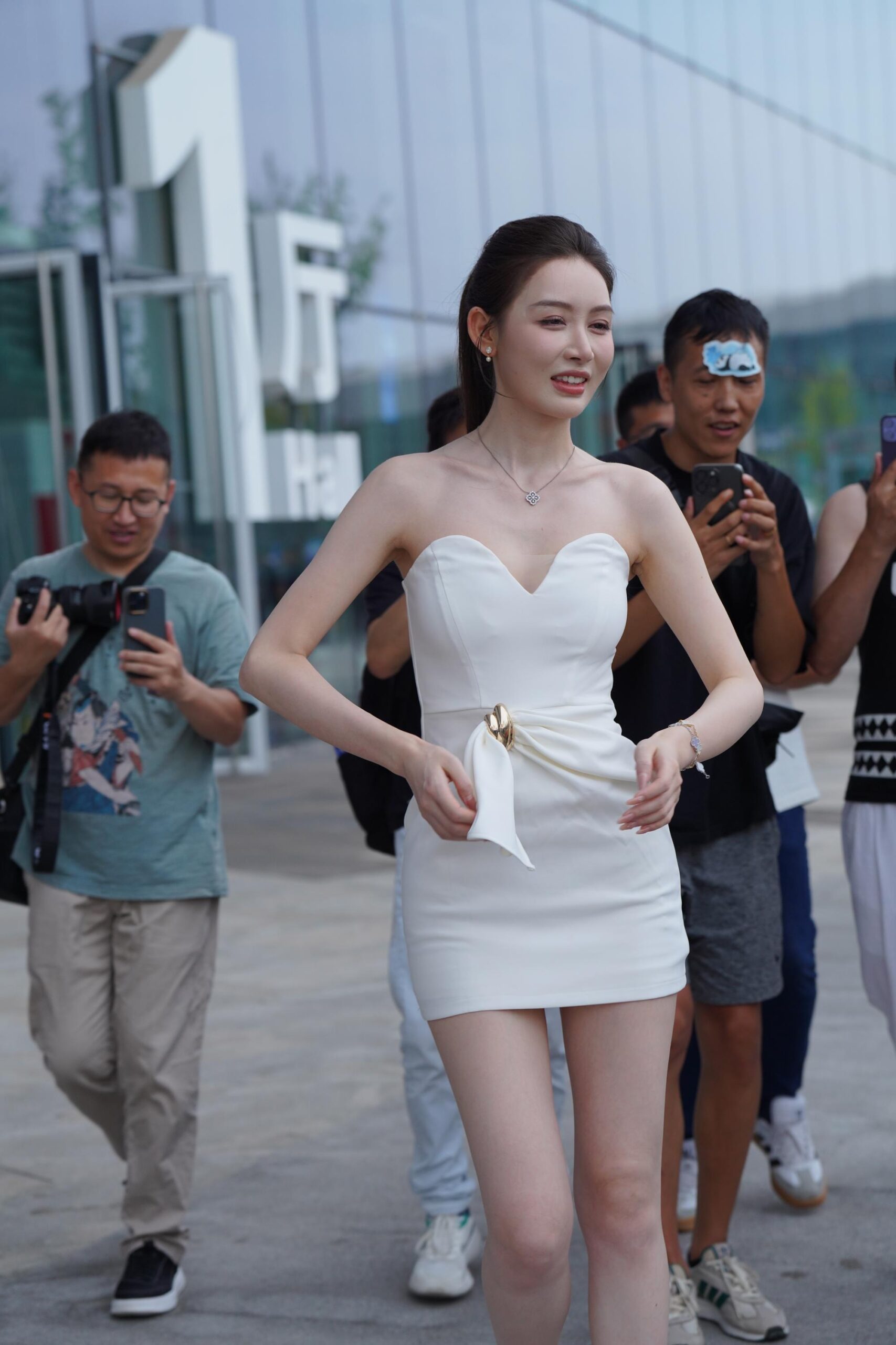 No.9602 一袭白裙优雅气质（敏敏） [148P-2.34GB]