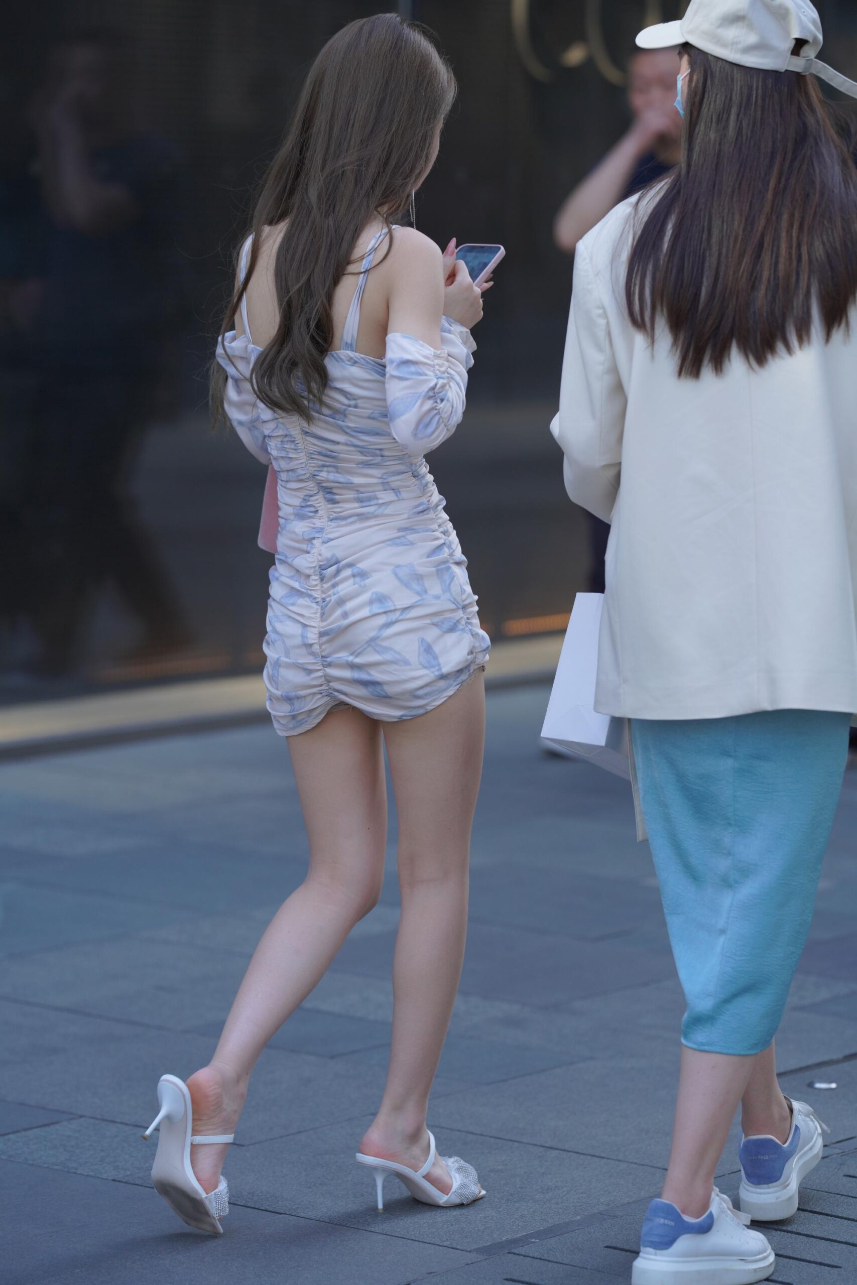 No.9496 蓝白吊带包臀裙 [135P1V-1.84GB]