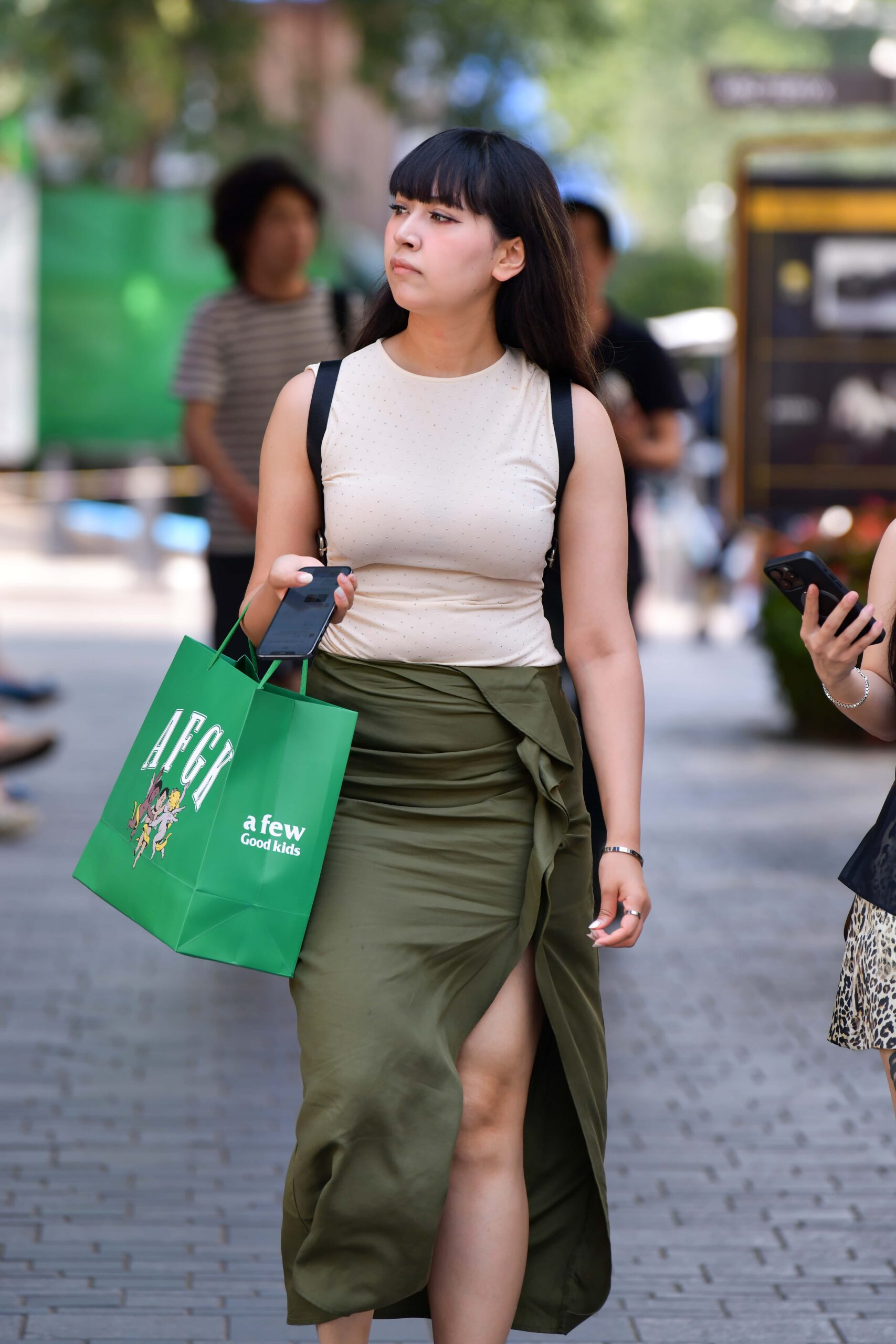 GS-T694 微丰腴绿裙美女 【33P 634M】