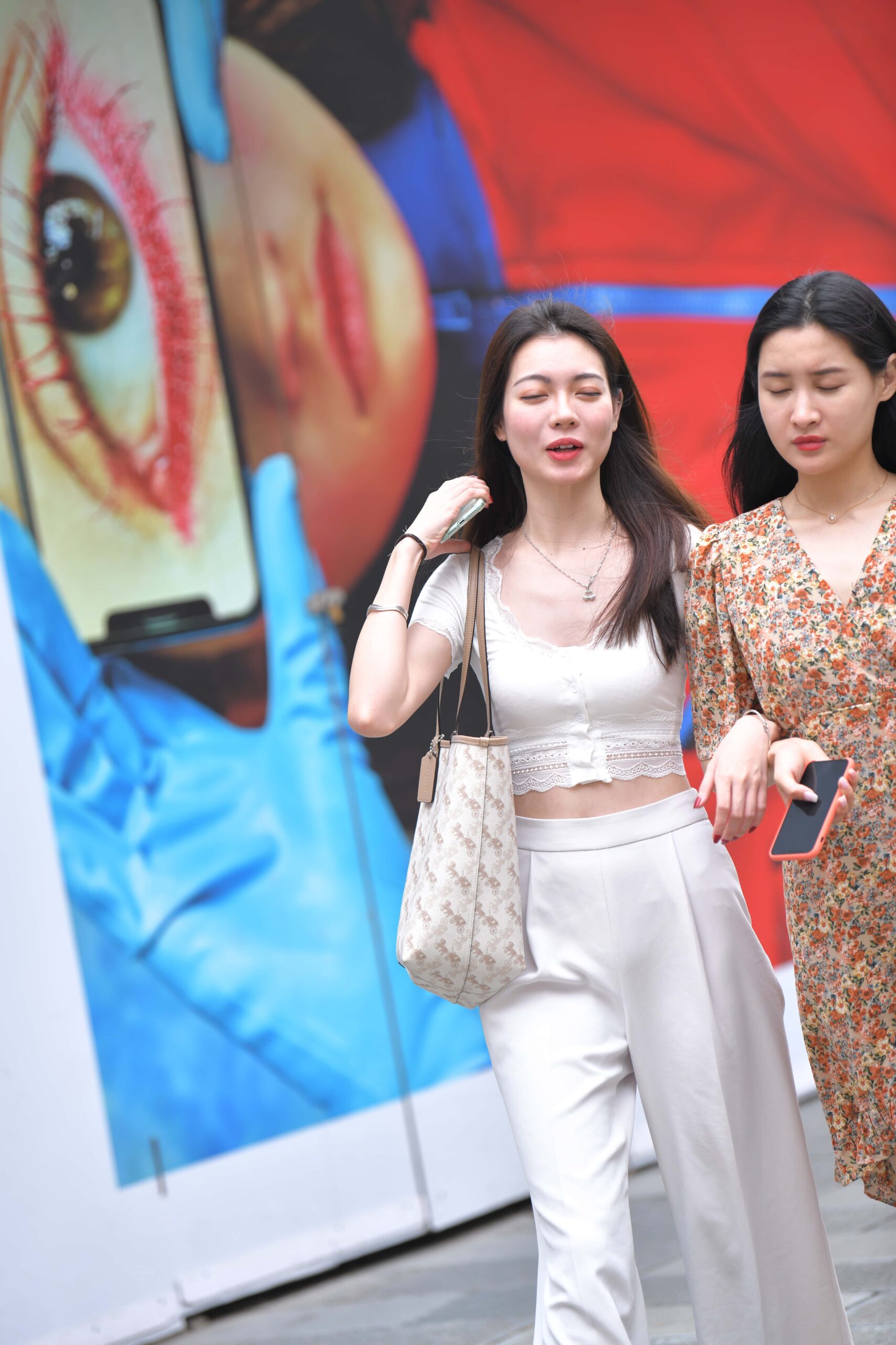 GS-T668 【咔喳赛帖】飘逸的白裤【66P  1.74G】