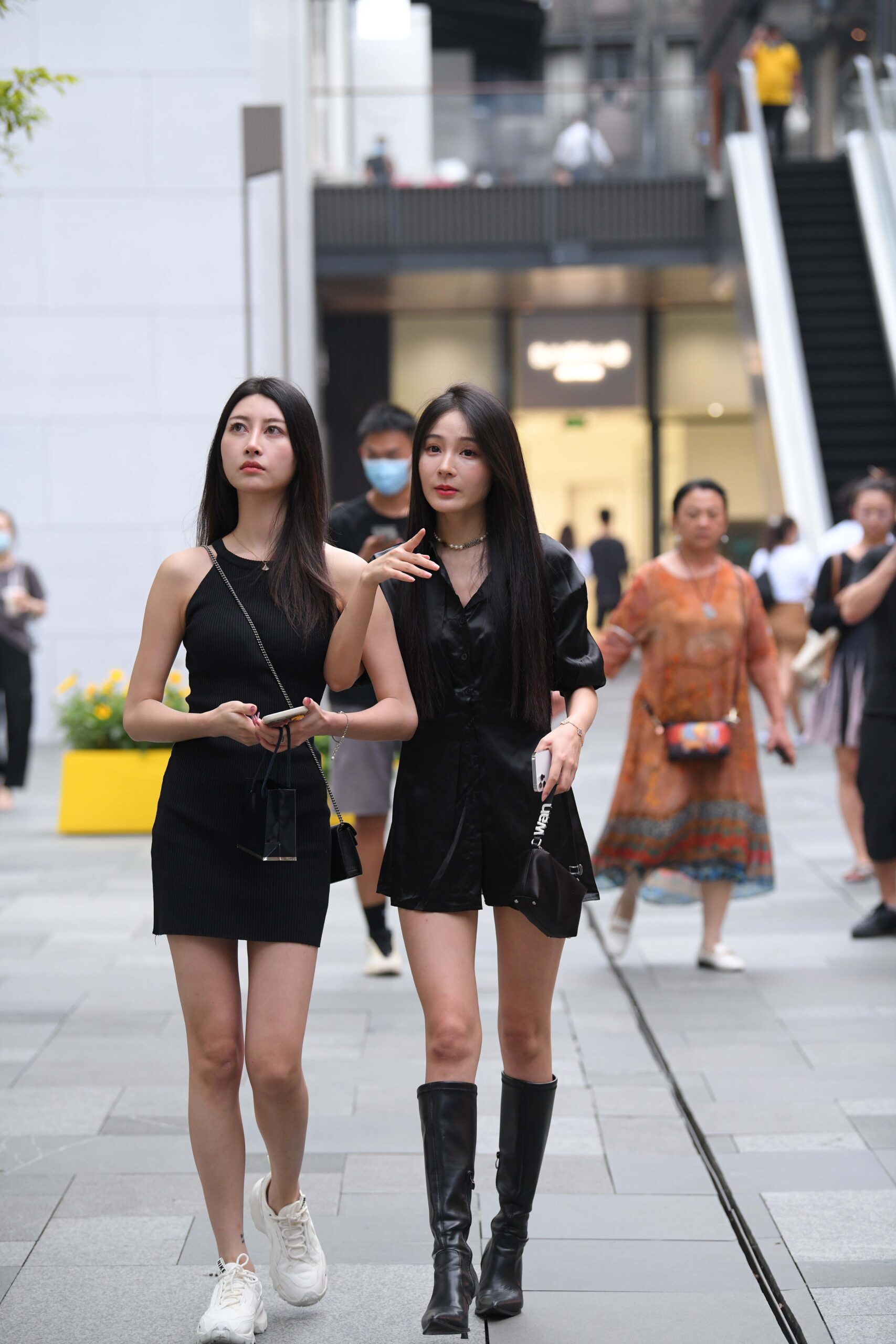 GS-T683  偶遇美腿姐妹逛街 【81P  1.78G】