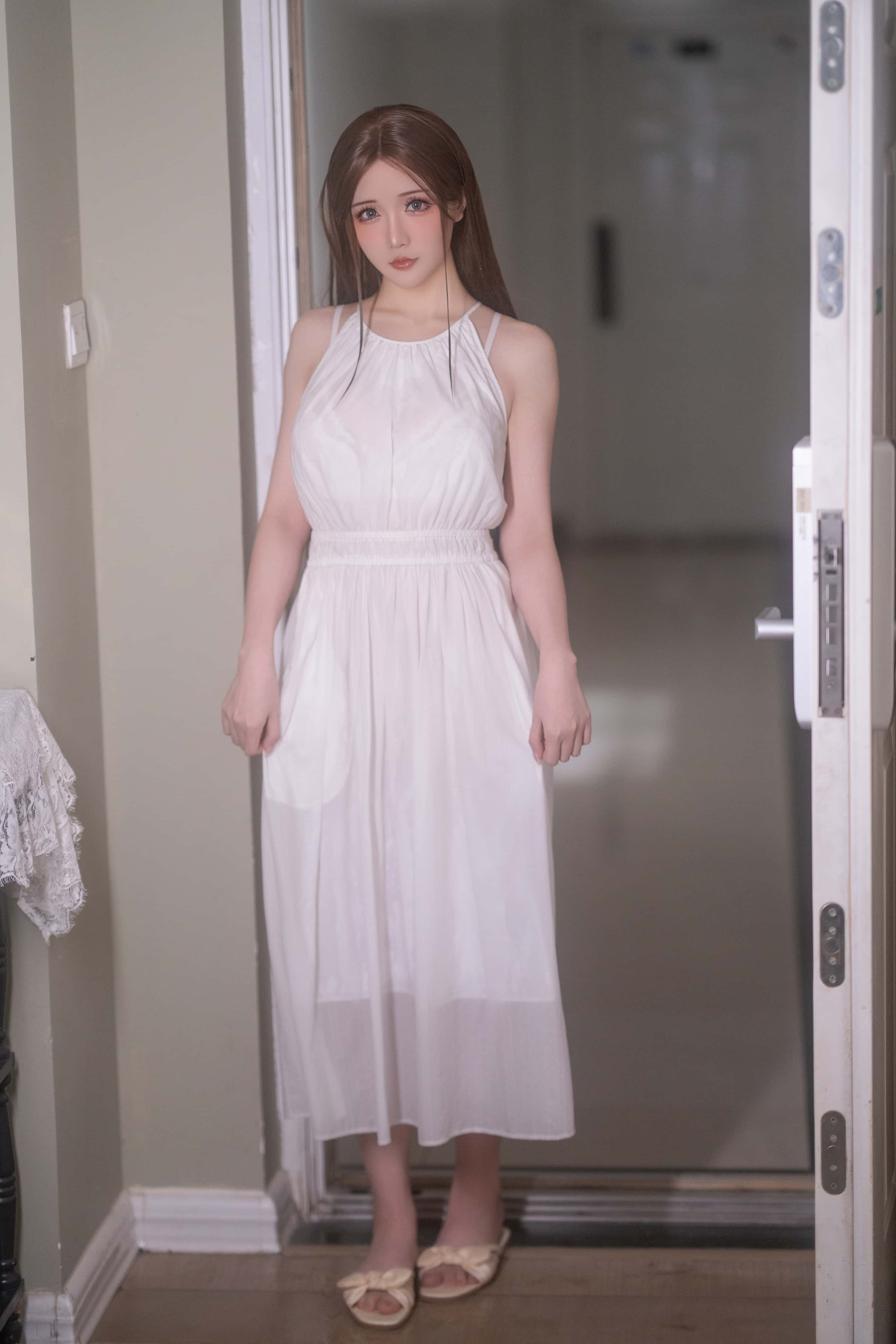 Coser小姐姐星之迟迟 - 雨天的奇妙偶遇 [100P1V-1.03GB]