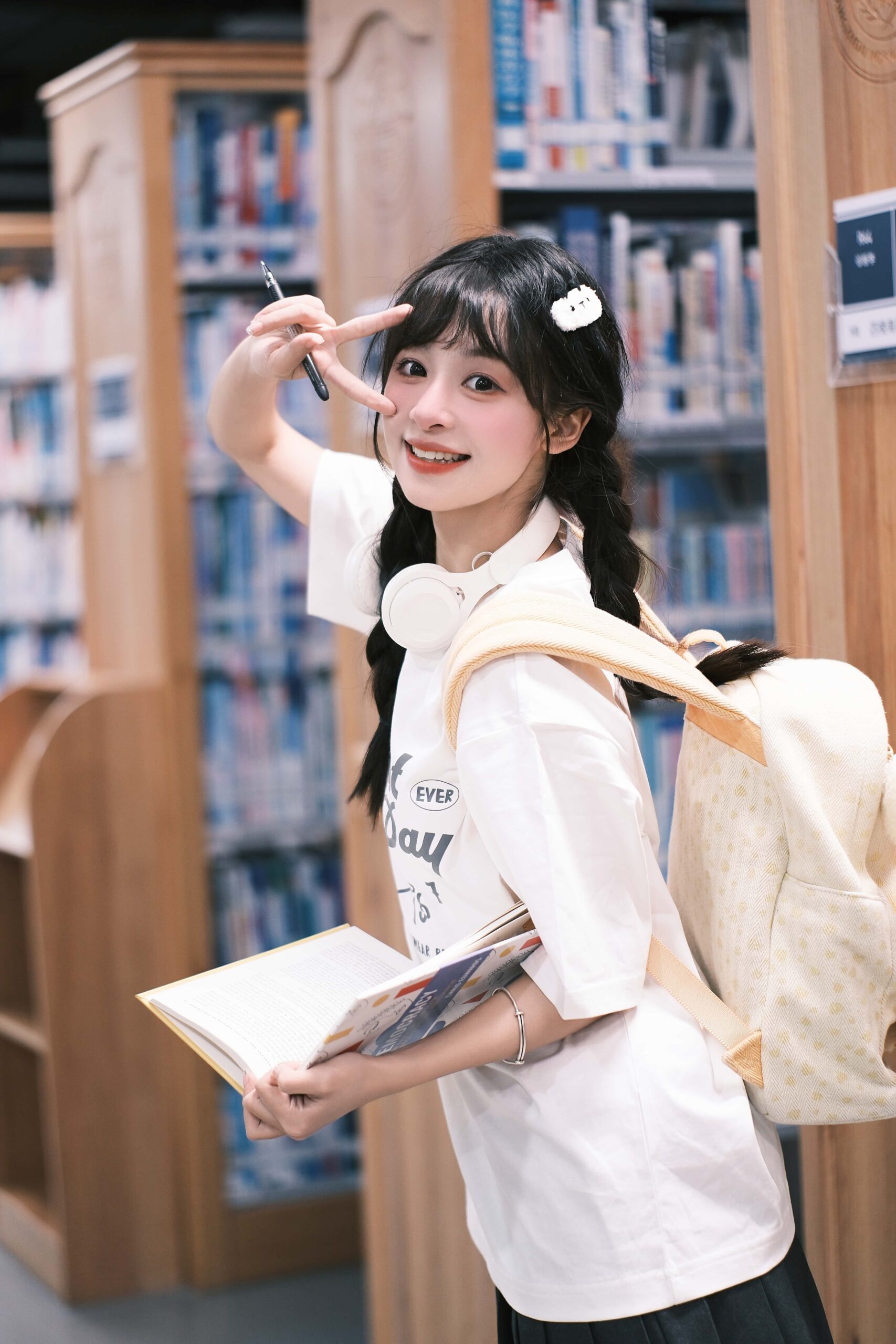 GS-Y0163   图书馆女孩 夏芋小年 [27P-669MB]