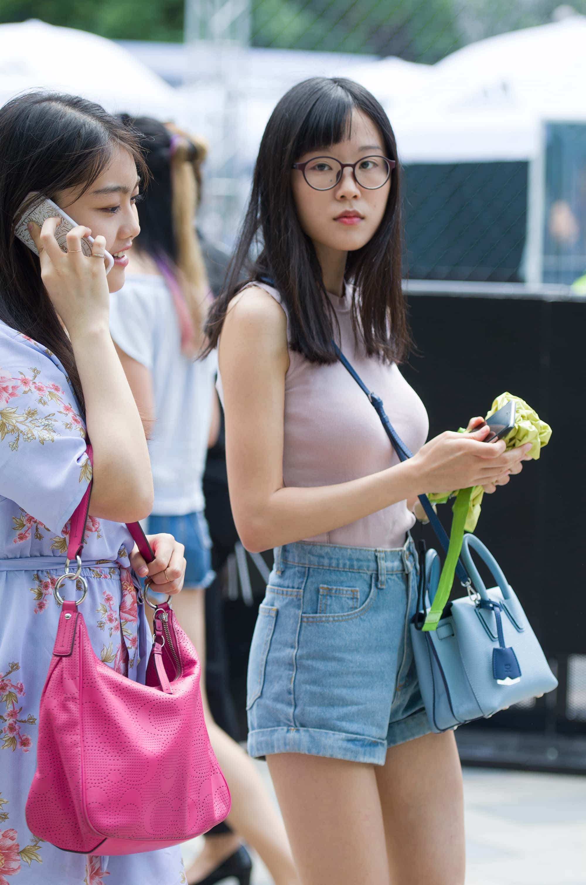 GS-K106  文静长腿牛仔热裤眼镜妹 【40P  224M】