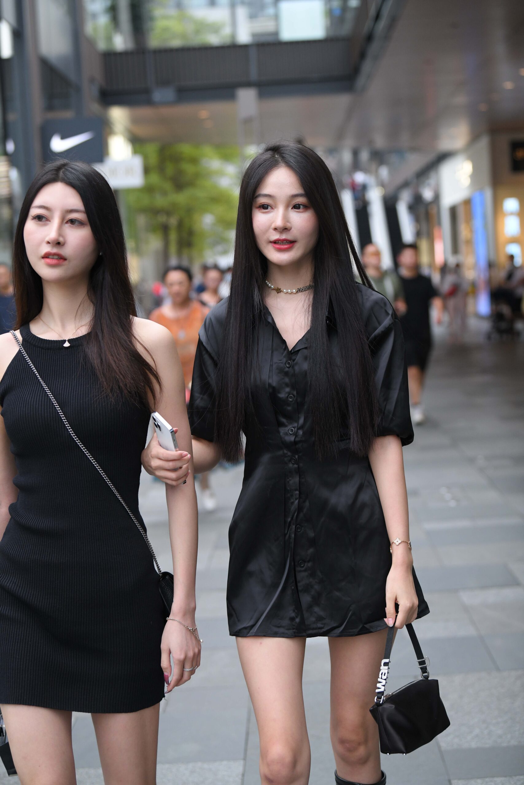 GS-T683  偶遇美腿姐妹逛街 【81P  1.78G】