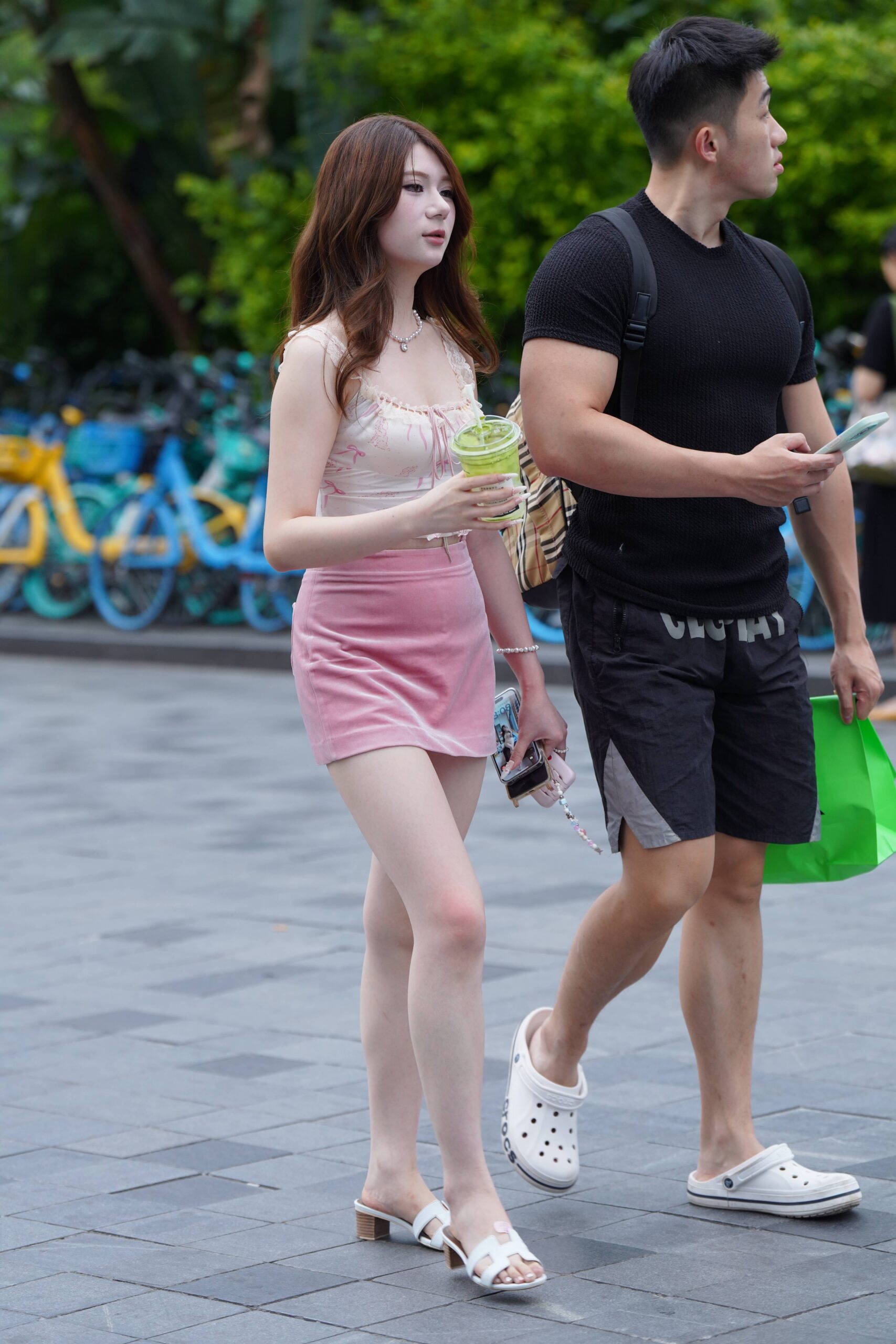 GS-X745 粉裙美腿 【140P 2.34G】