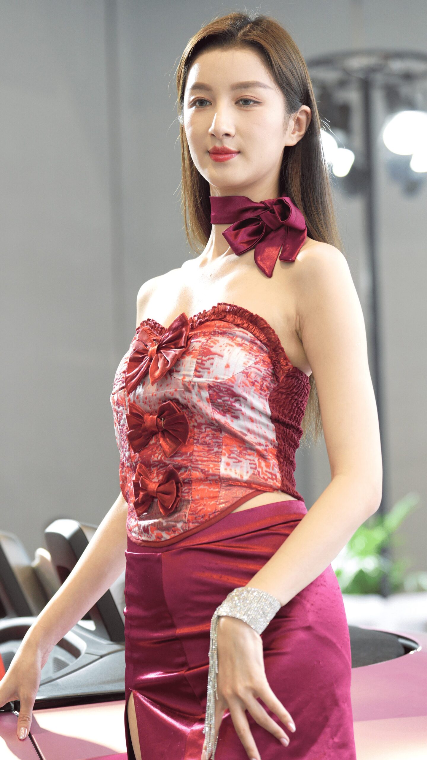 GS-T679   相机8K视频--红裙--宝月 【4分03秒  5.93G】